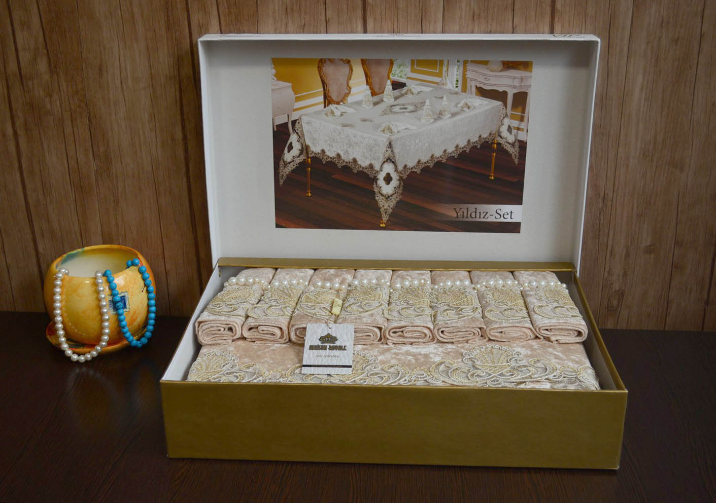 

Велюрова скатертина Maison 160x220 8 серветок 35х35 Yildiz Set - Капучіно -