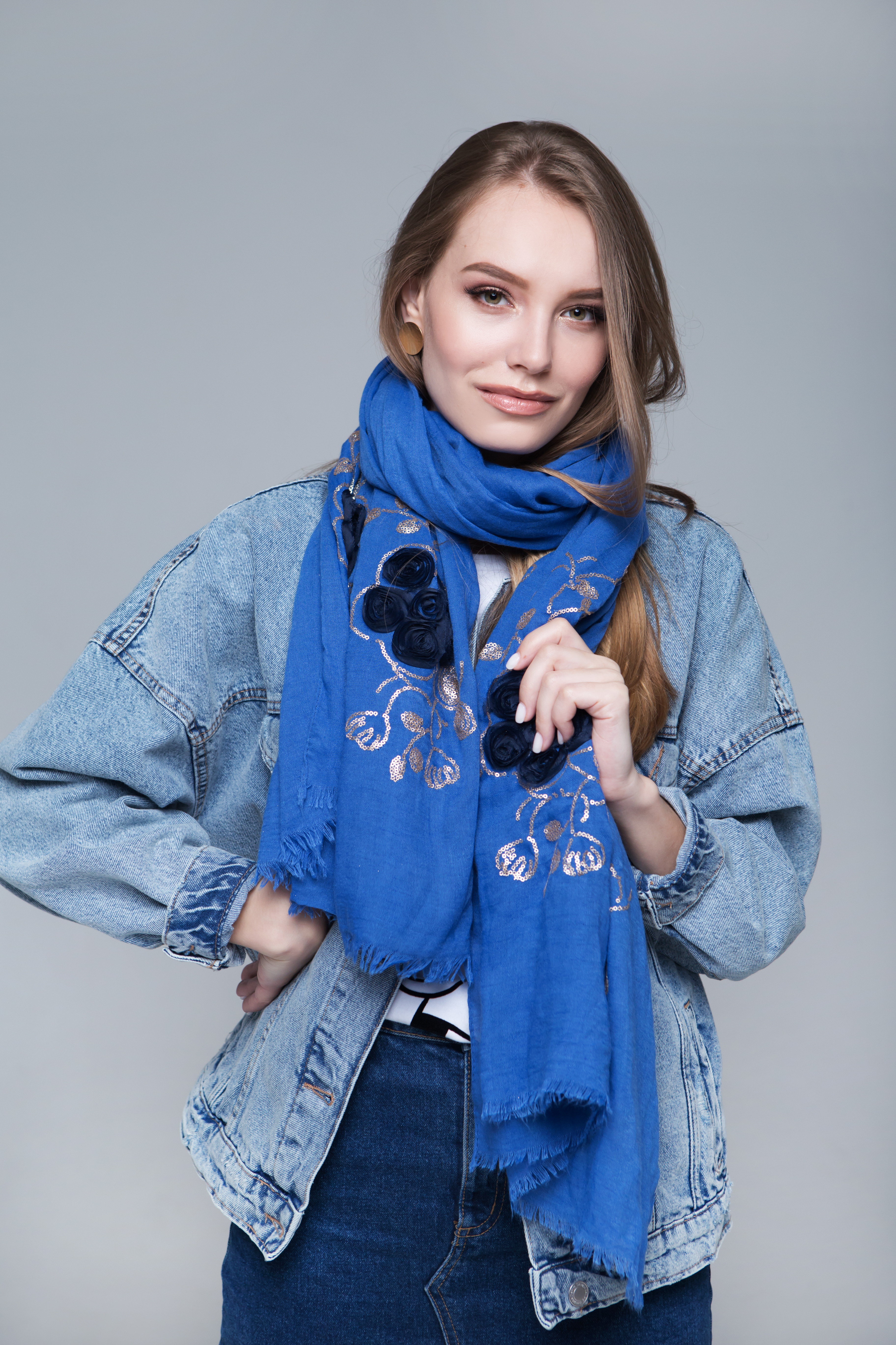 

Шарф с вышивкой Canva р.185*85 см синий арт.27201-7
