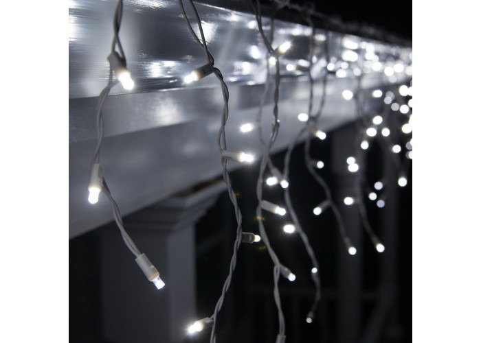 

Гирлянда бахрома уличная светодиодная 10х0,70 м 200 LED с переходником белый провод от сети холодная белая