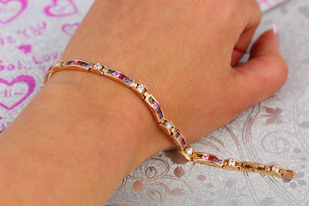 

Браслет Xuping Jewelry звенья с разноцветными камнями 18 см 4 мм золотистый
