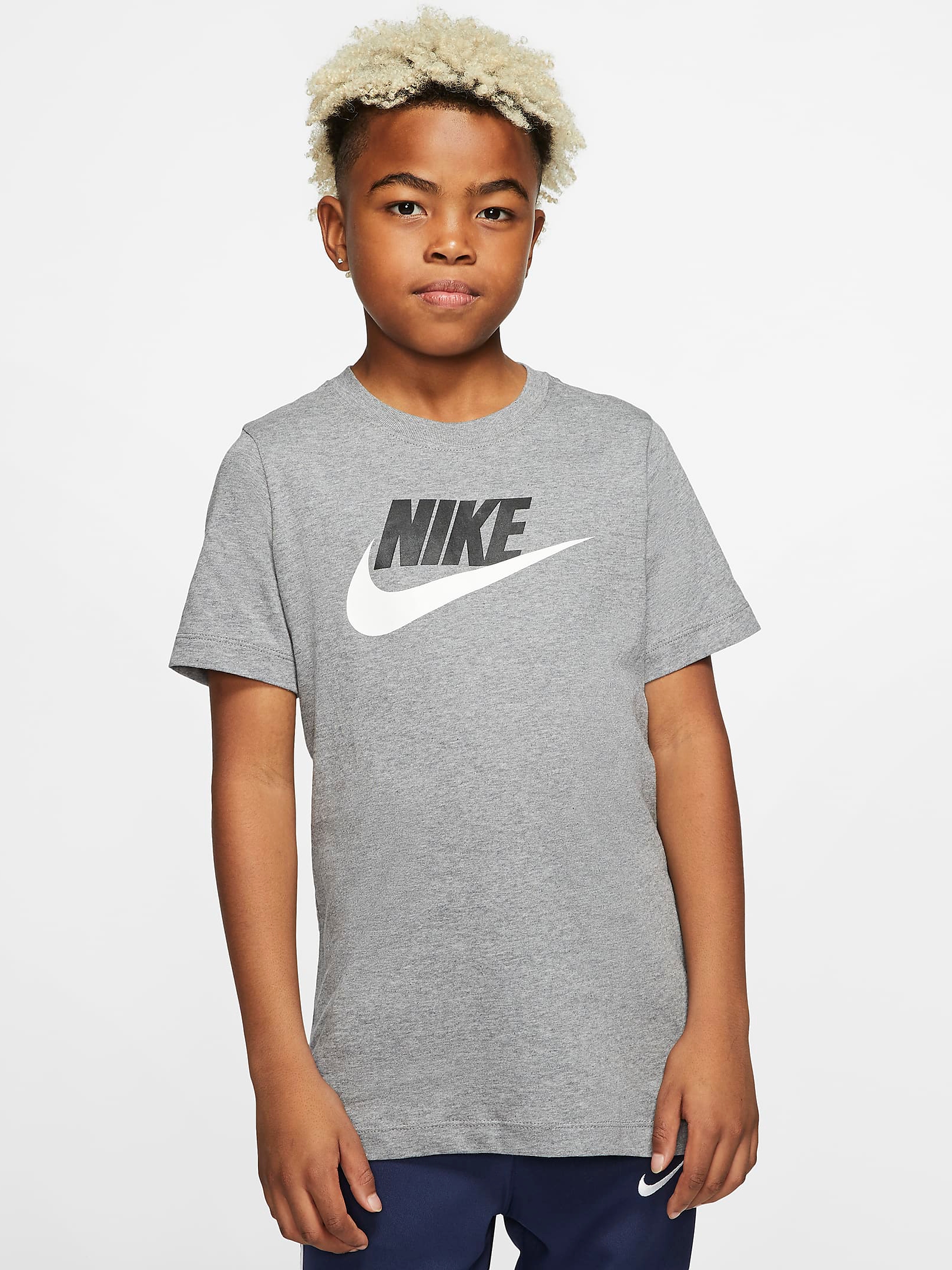 

Футболка детская Nike B Nsw Tee Futura Icon Td AR5252-091  Светло-серая, Футболка детская Nike B Nsw Tee Futura Icon Td AR5252-091 M Светло-серая