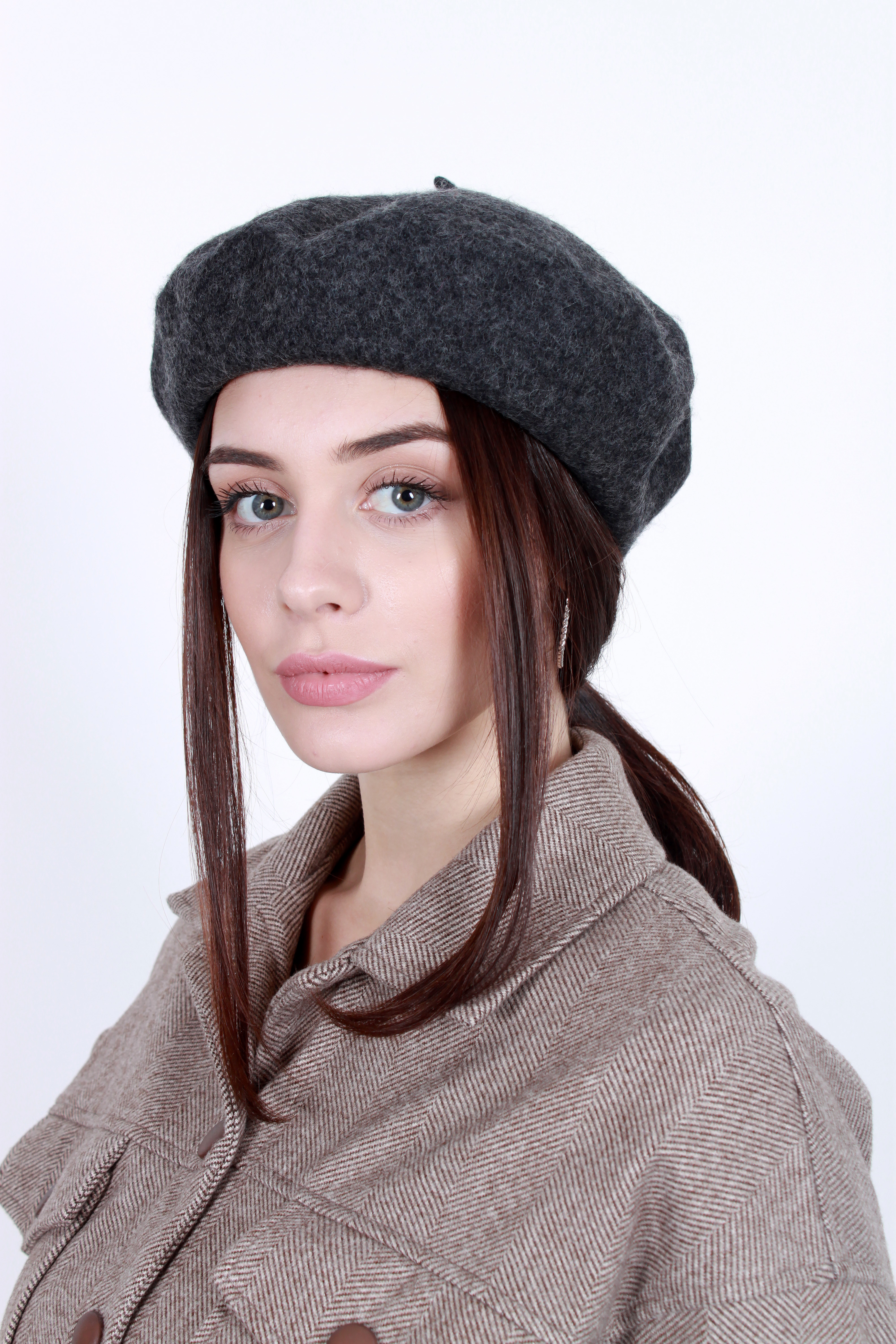 

Берет FAMO BER-1736 Графитовый 54-56 (BER-1736)