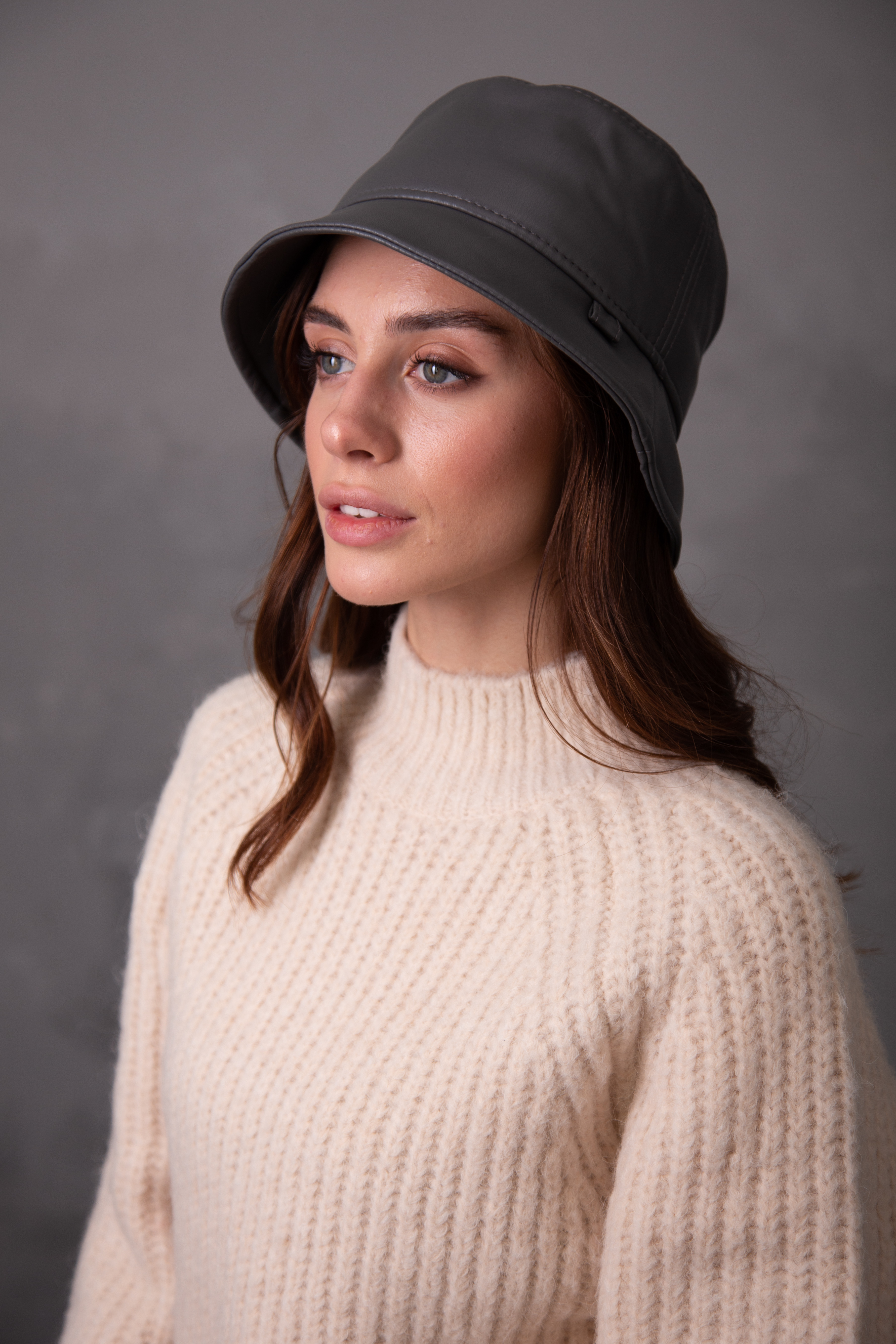 

Панама FAMO PN-0153 56-57 Графитовый 56-57 (PN-0153)