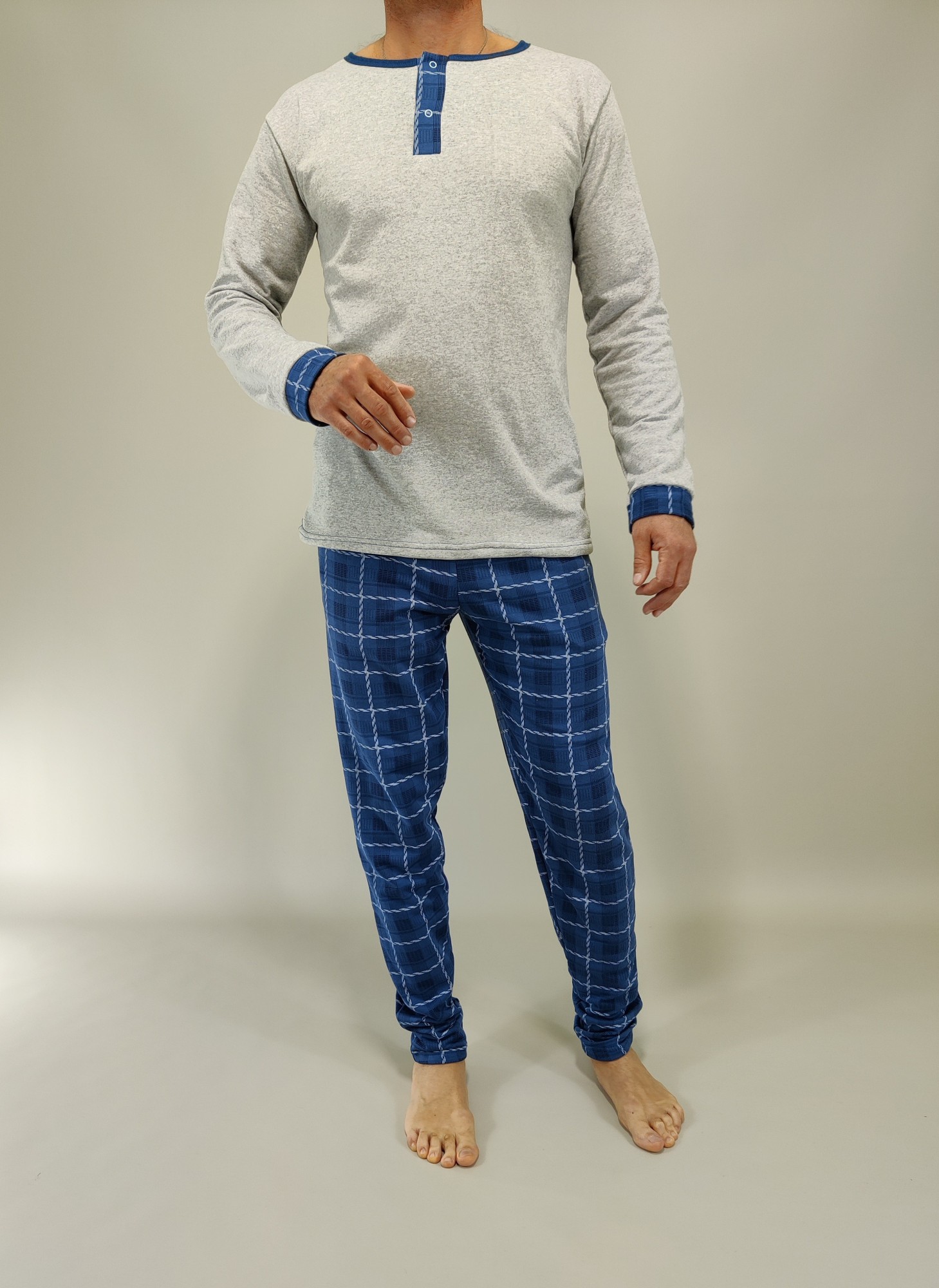

Пижама мужская теплая (кофта + штаны) в клетку серо-синяя 60