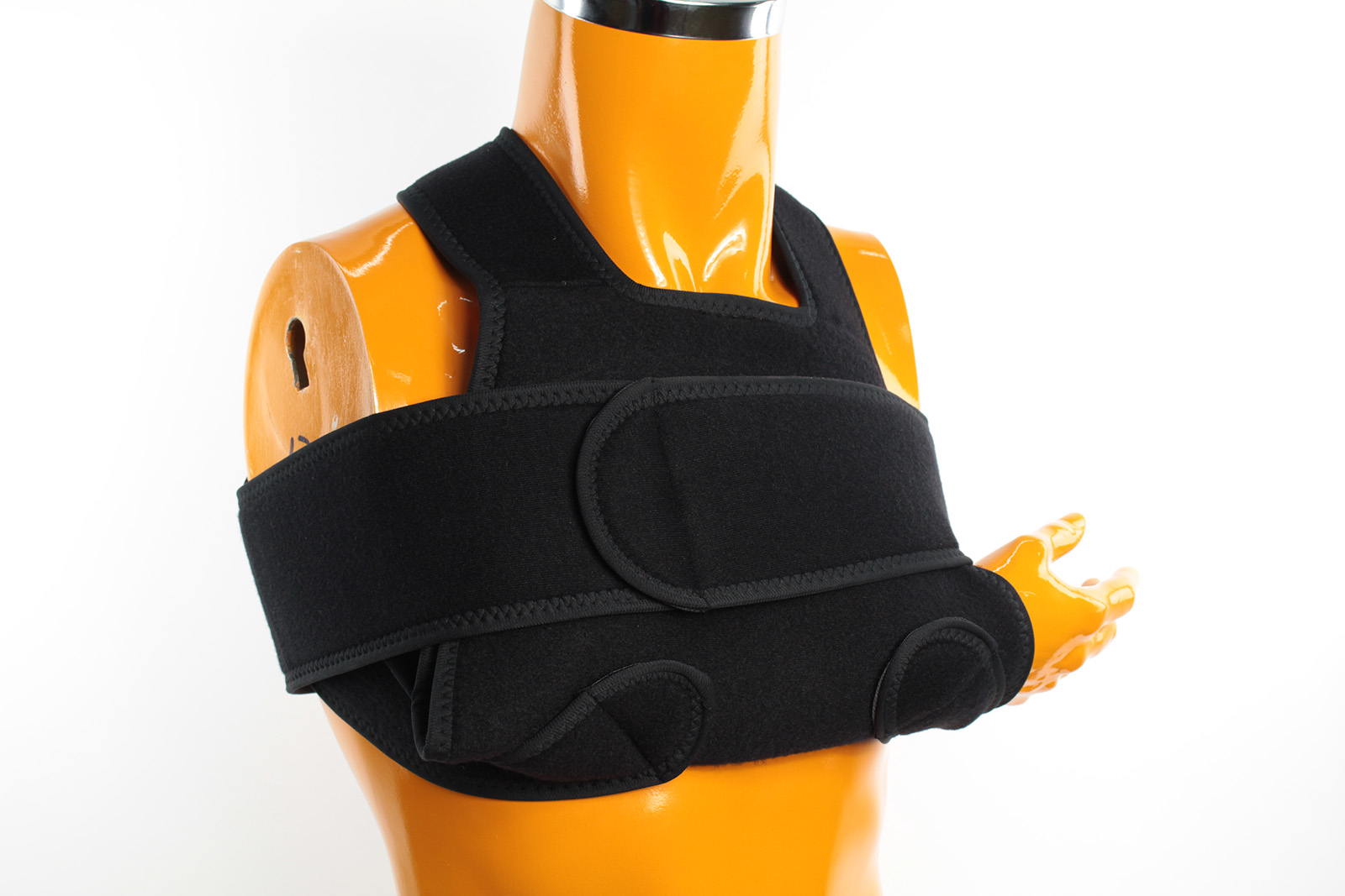 

Універсальний бандаж для фіксації плечового суглоба Armor ARM5302 (6319172)