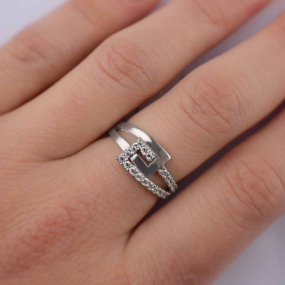 

Серебряное родированное кольцо с камнями 31-kr 22.5