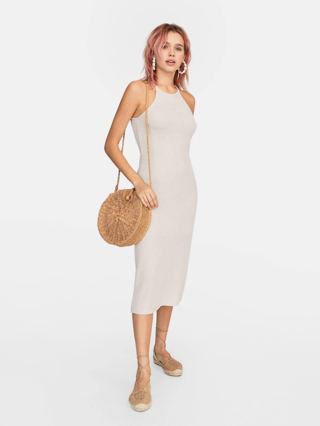 

Платье Stradivarius М белый 3600541739949
