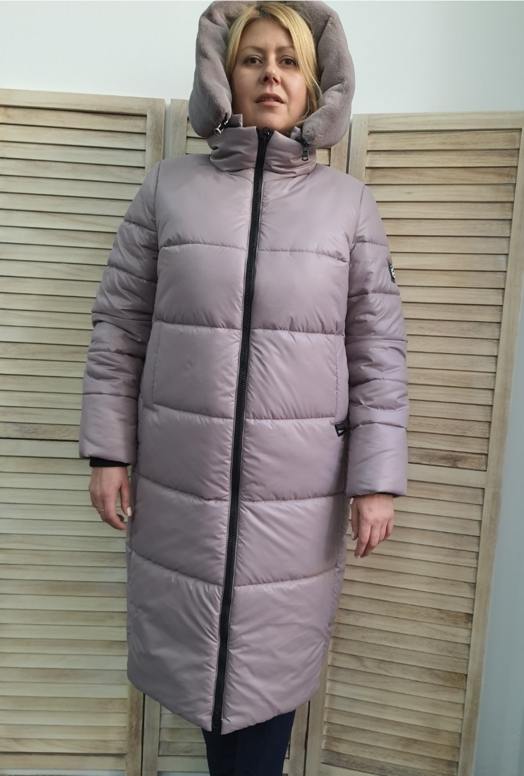 

Пуховик женский с капюшоном FAN COLLECTION  темно-розовый 219, Пуховик женский с капюшоном FAN COLLECTION 46 темно-розовый 219