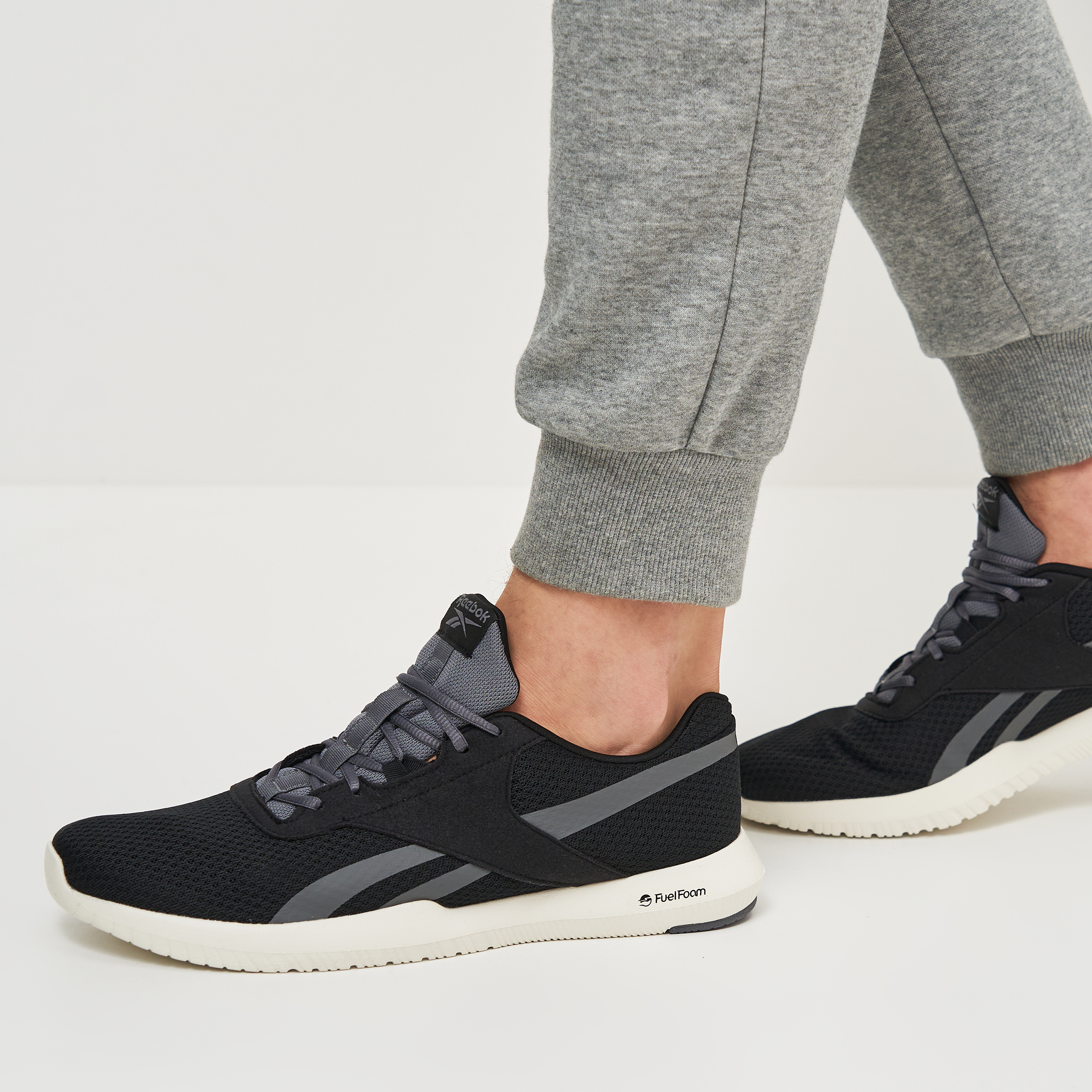 reebok reago essent