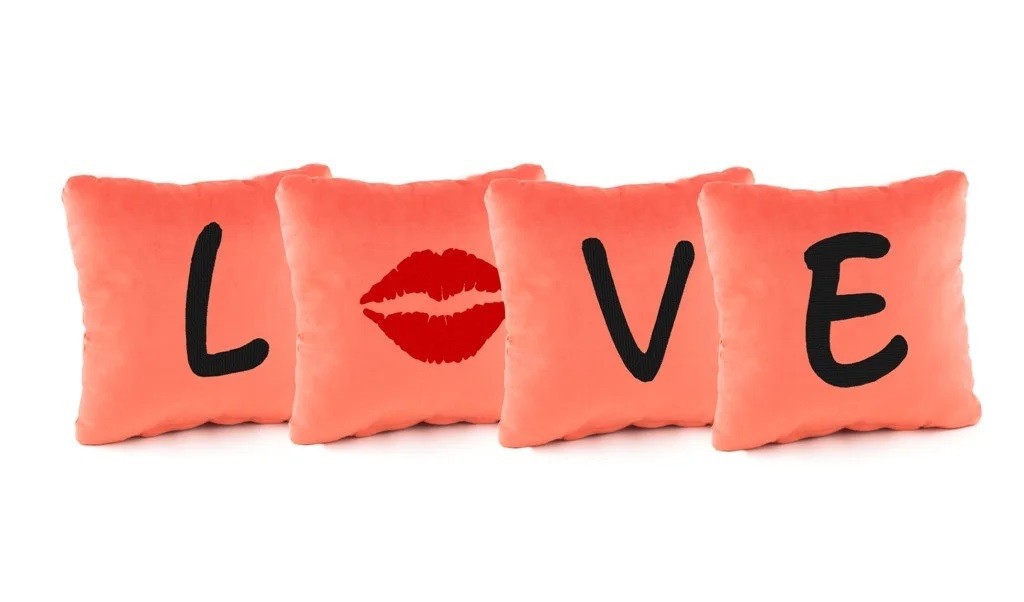 

Набор подушек для влюбленных Kotico «L*ve» Розовый