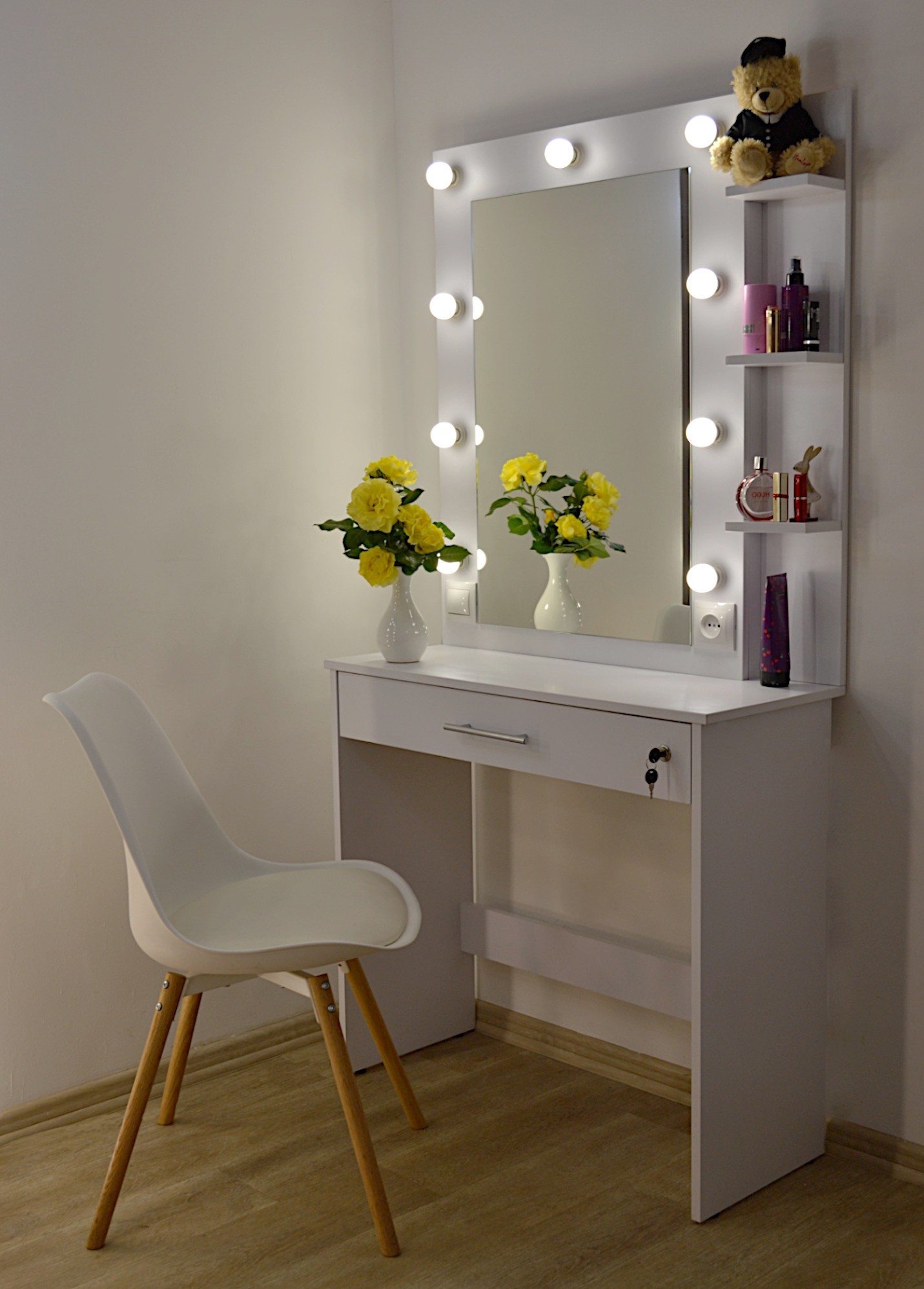 Туалетные столики с зеркалом: 60 фото красивых дамских столиков в интерьере — INMYROOM