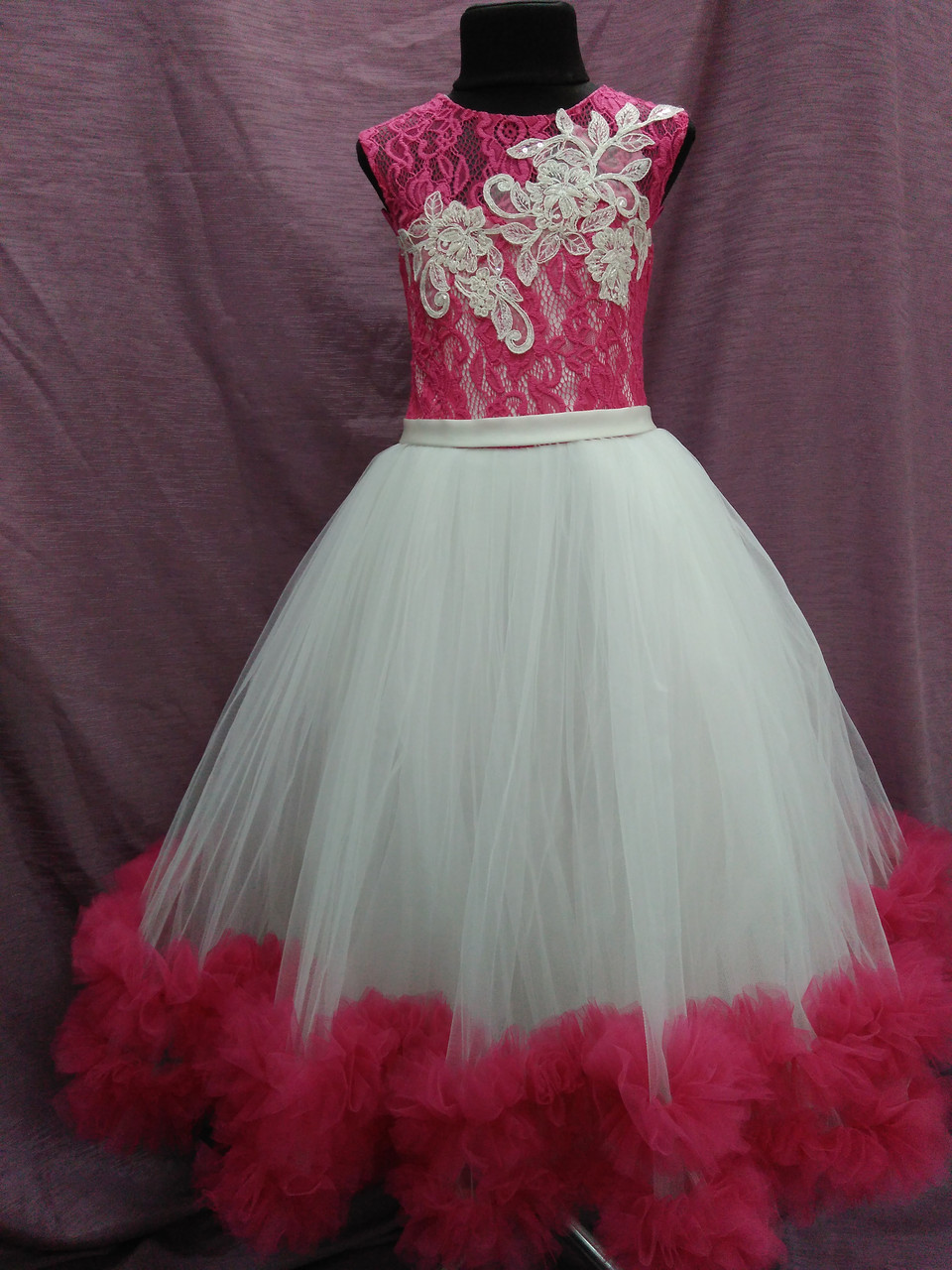 

Платье детское нарядное с пушистой юбкой на 6-9 лет рост 120-140 см молочное с ярко-розовым