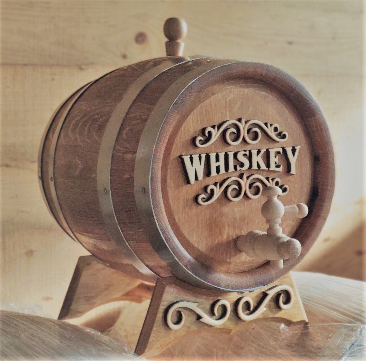 

Дубова Бочка з різьбою WHISKEY на 15 л