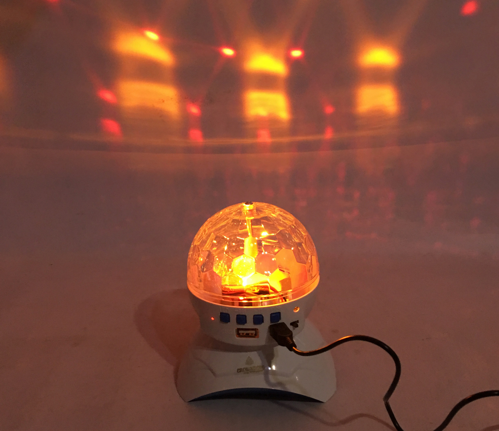 

Лампа-проектор Magic Crownberg светодиодный LED музыкальный диско шар с блютузом (639)