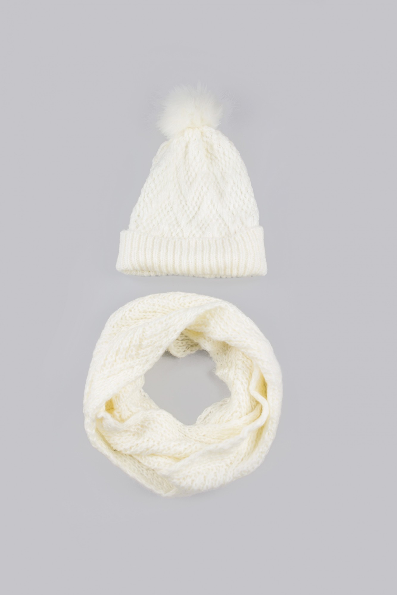 

Комплект шапка, шарф, перчатки Primark ONE SIZE молочный 2005338280148