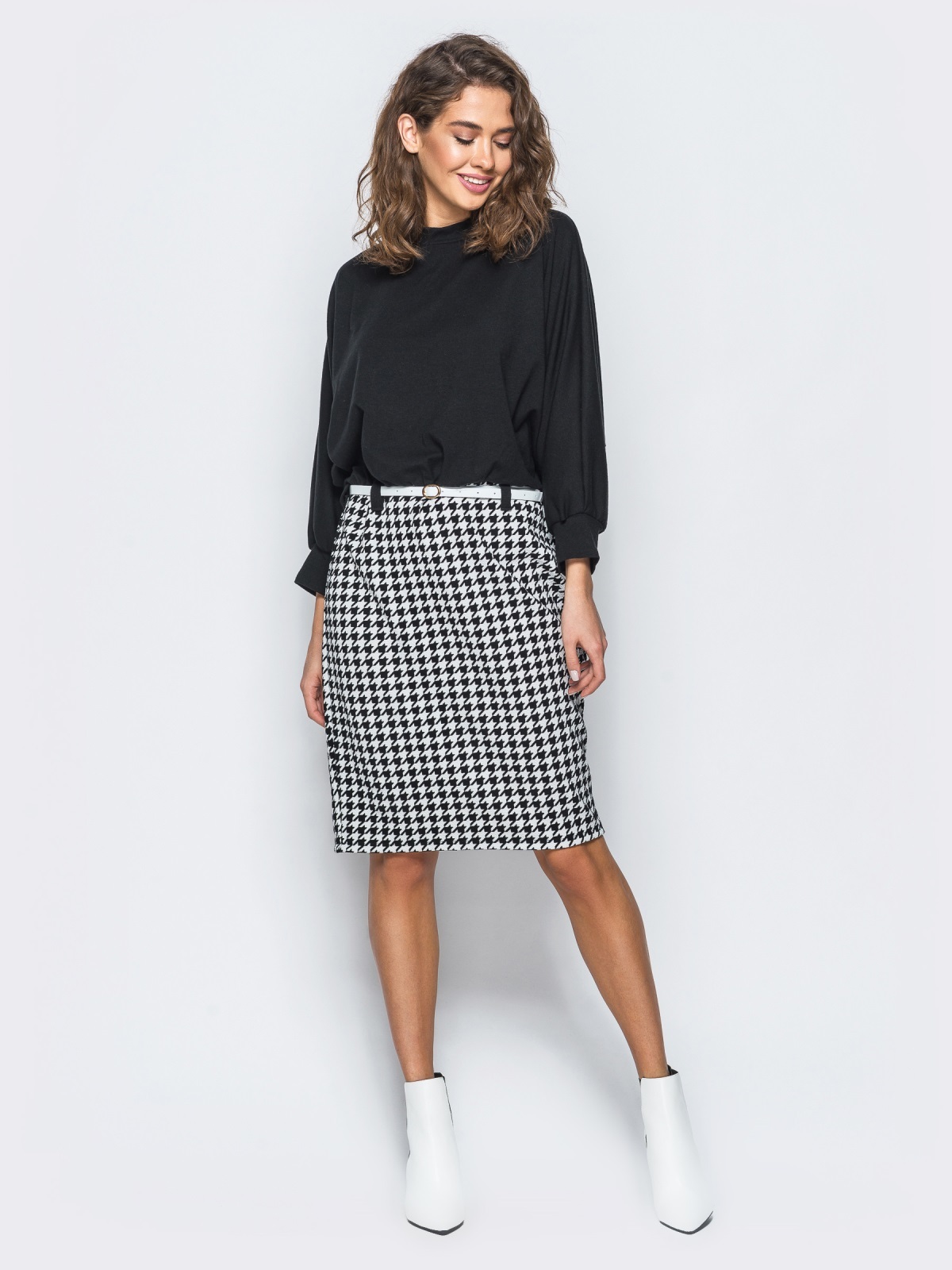 

Деловое платье Maximoda ЕМО17463  черный, Деловое платье Maximoda ЕМО17463 52-54 черный