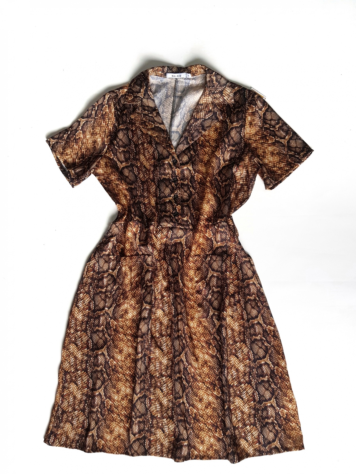 

Свободное платье-рубашка коричневая в змеиный принт NA-KD 8518 XL(48)