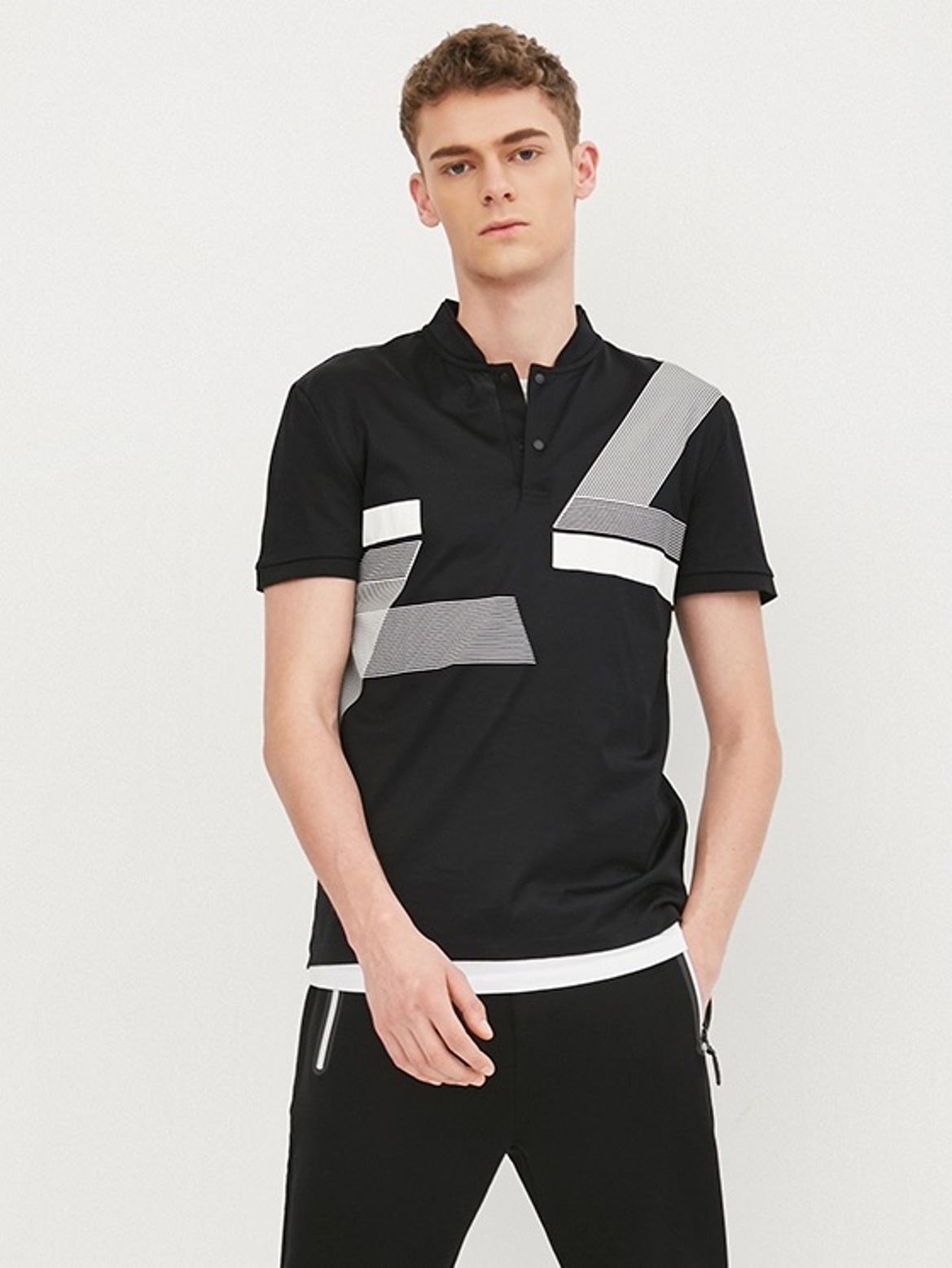 

Футболка с абстрактным принтом Jack & Jones 217206520  Черный, Футболка с абстрактным принтом Jack & Jones 217206520 XS Черный