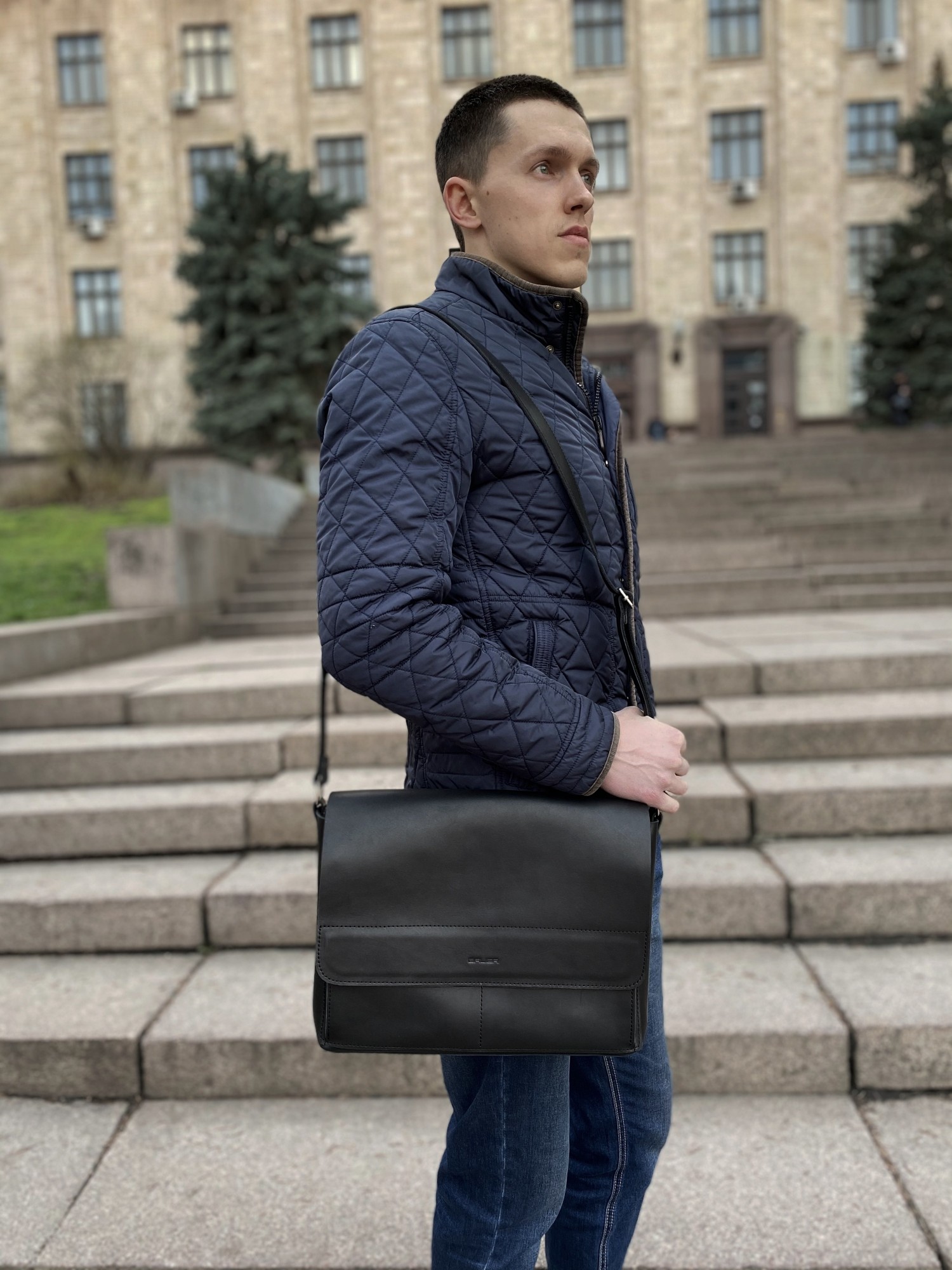 

Кожаный мужской портфель Balier 33x24x10 см чёрный
