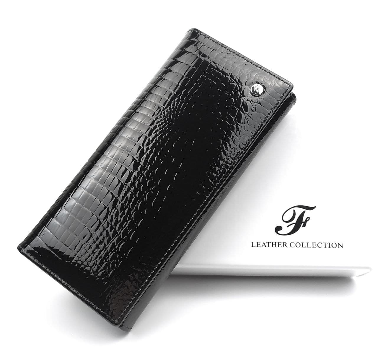 

Женский кожаный лаковый кошелек на магнитах Salfeite F-AE150-1-BLACK черный