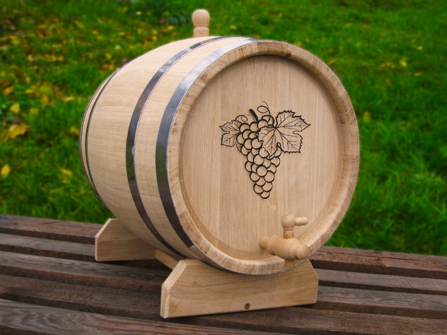

Бочка дубовая для вина коньяка 40л BarrelMaster с гравировкой