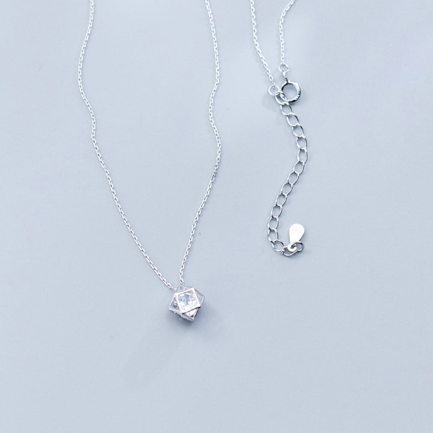 

Серебряный кулон цирконий многогранник на цепочке A'ROCH (u040)