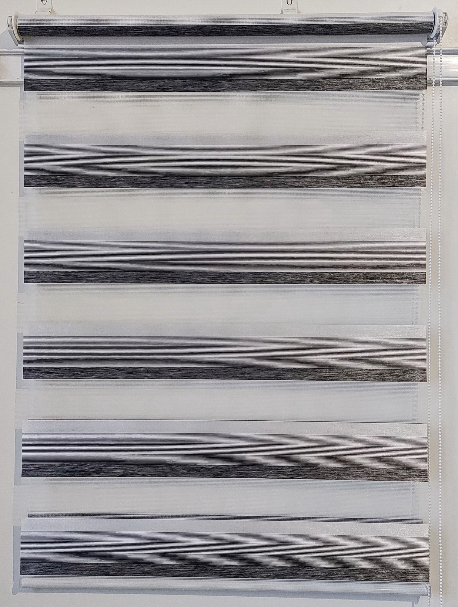 

Рулонная штора Miranda День-ночь Z-122 97,5*130 см Серый