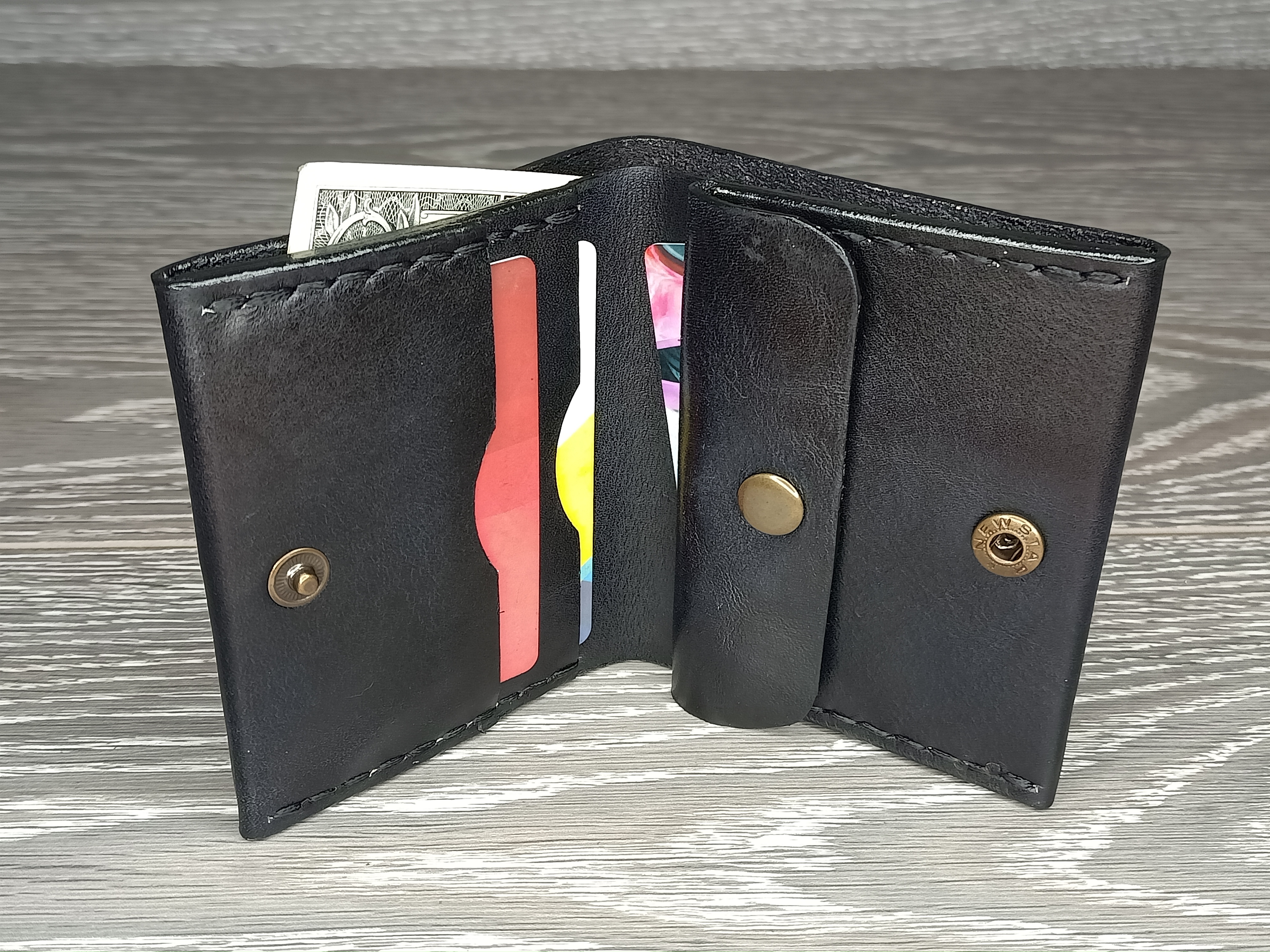 

Кожаный бумажник Roman&Litvin рас5 Чёрный