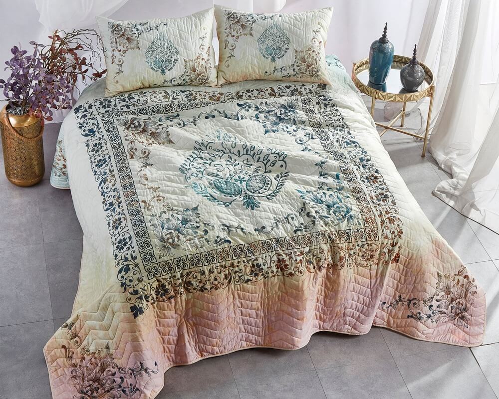

Покрывало стеганое The Club Cotton ранфорс 240х260 с наволочками 50х70 Rustic