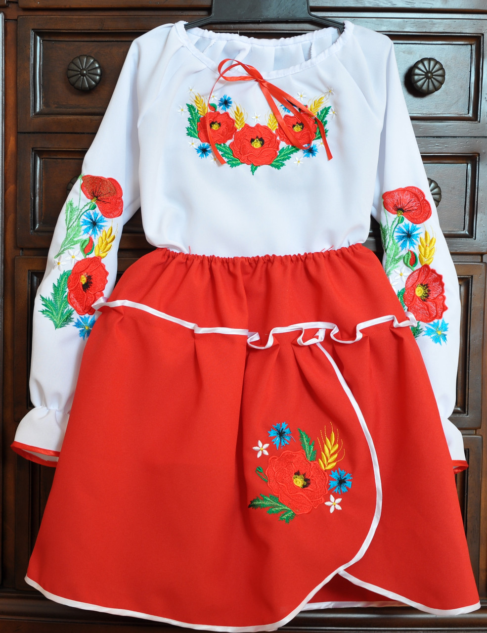 

Костюм украинки детский "Маки" Мария (9-10 лет) КM01