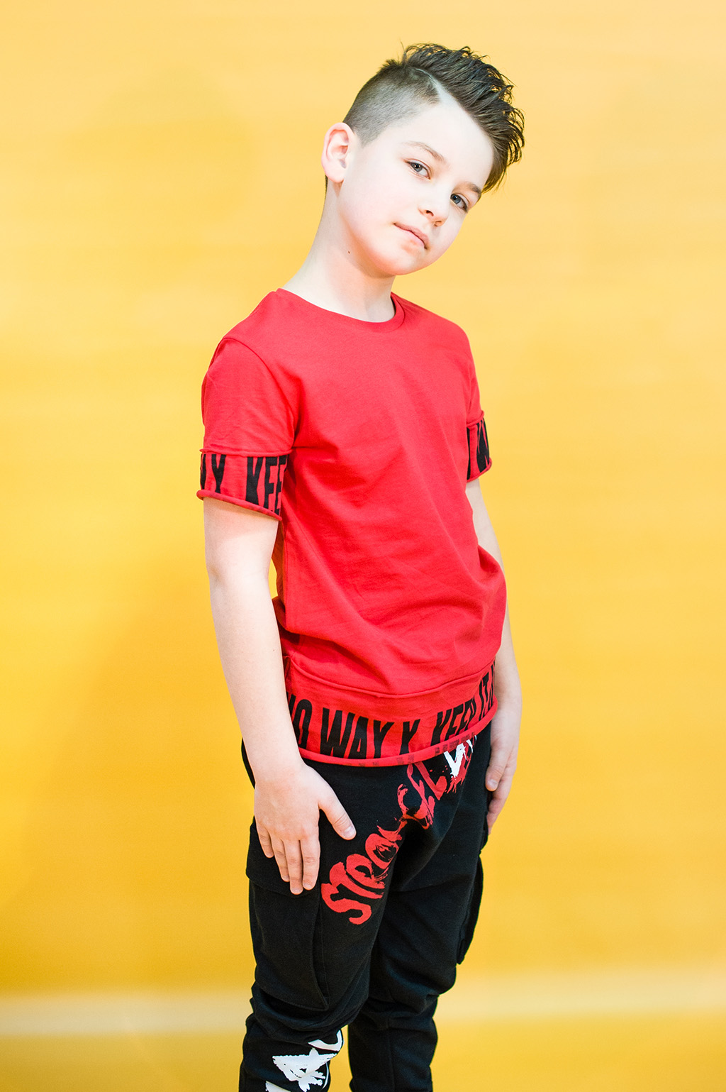 

Футболка Studio Kids 140 см Красный (2125000661230)