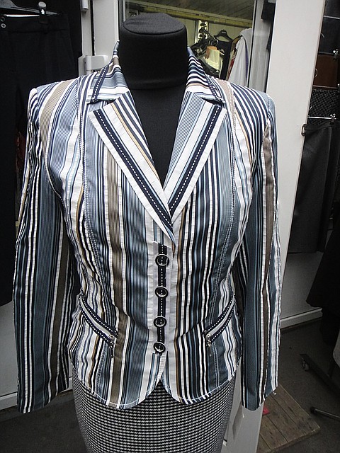 

Жакет-курточка женский "Gerry Weber"(Германия, Жакет-курточка женский "Gerry Weber"(Германия),44