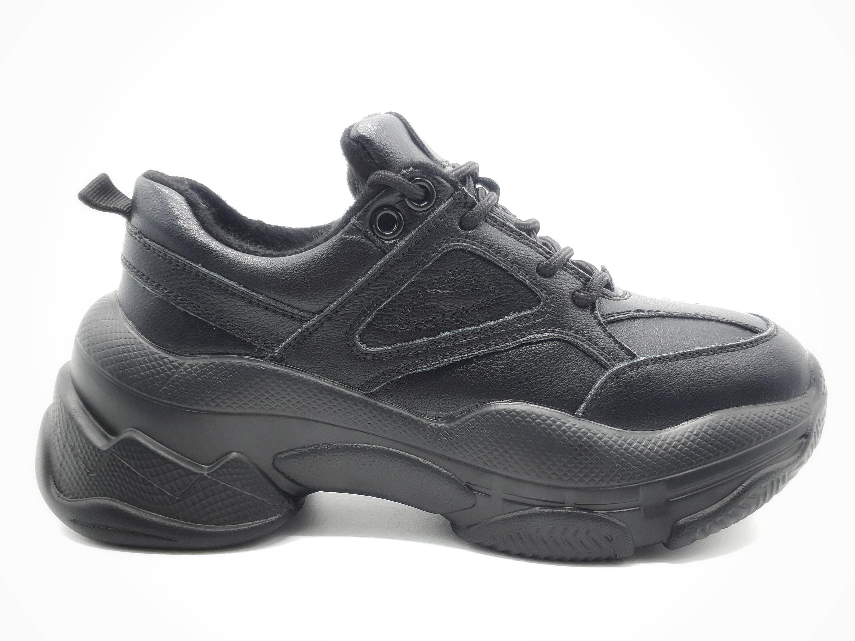 

Жіночі кросівки Lonza чорні шкіряні L-17-19 230 мм 36(р)