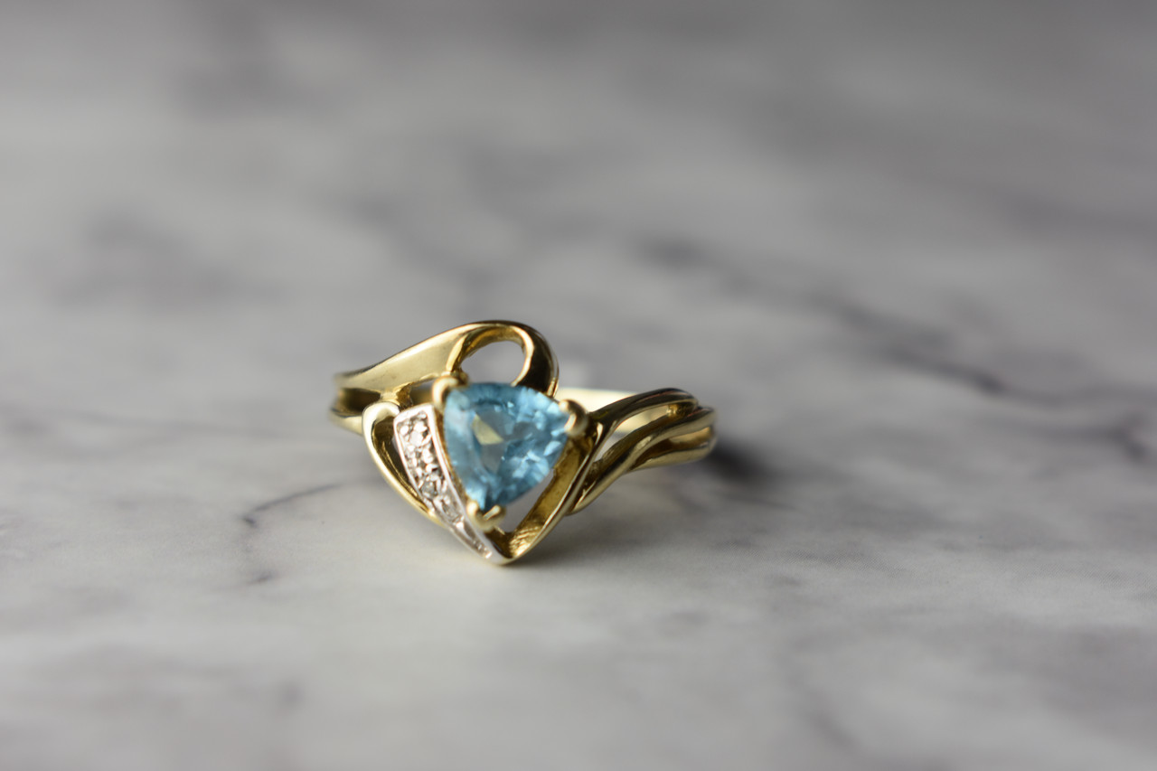 

Золотое Кольцо С Топазом И Бриллиантами Сердце Sky Jewelry 55554 17 Размер