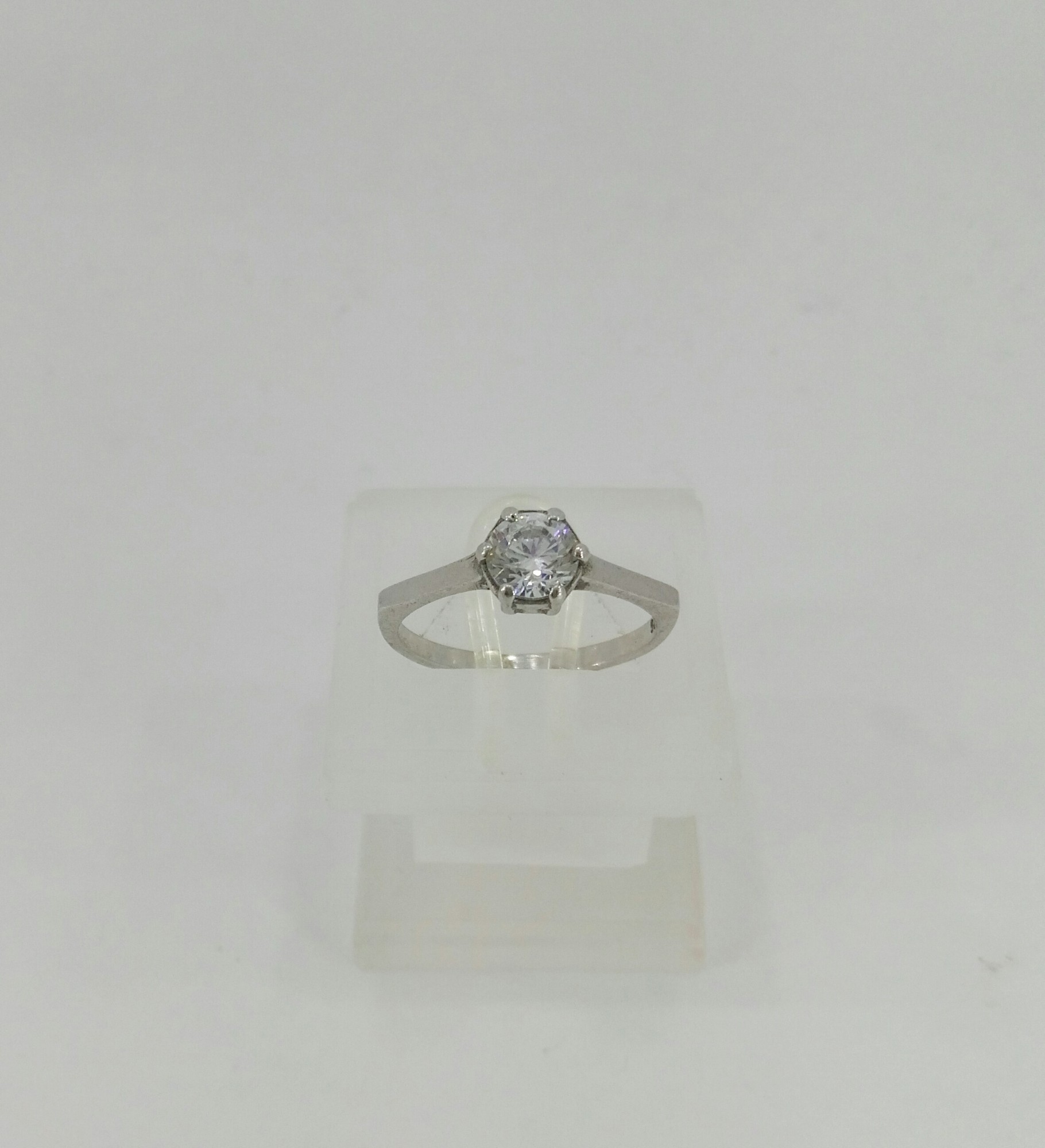 

Кольцо из серебра с куб. цирконом (2701/16) 18.5 размер