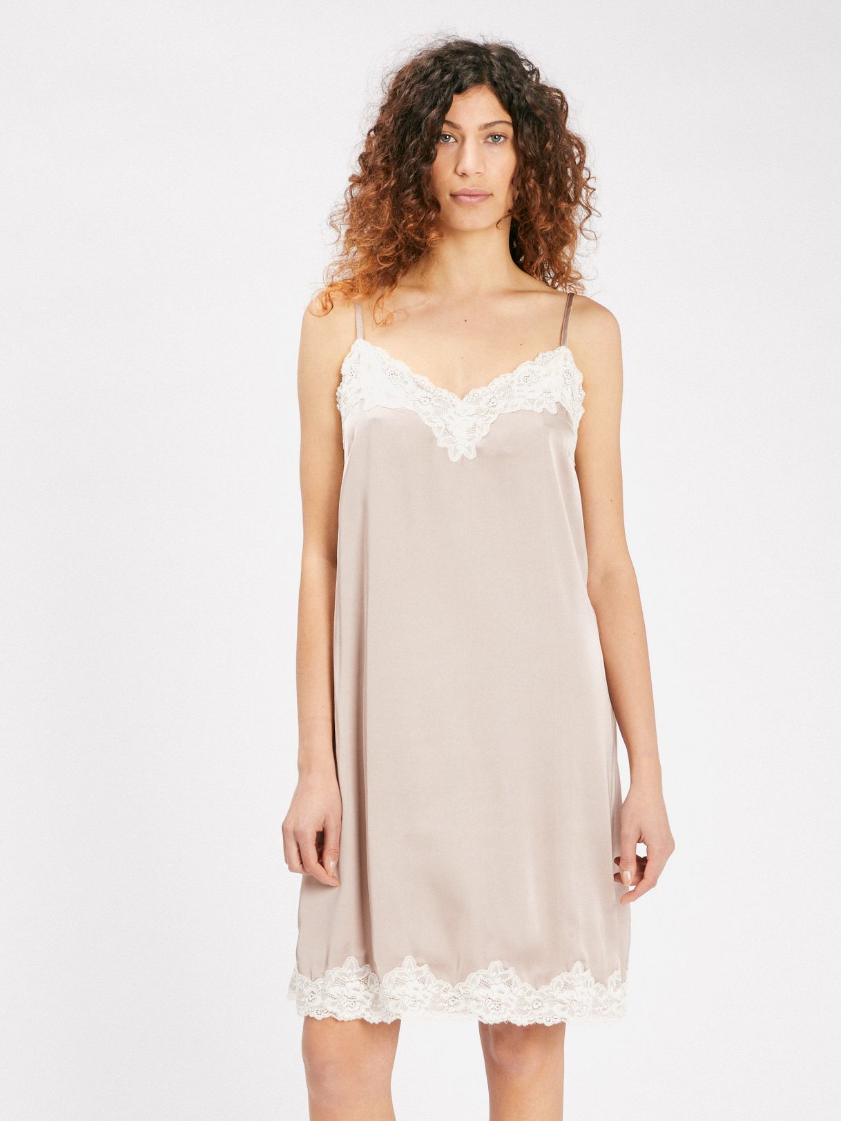 

Ночная рубашка United Colors Of Benetton 4KO13C175-32Q, Ночная рубашка United Colors Of Benetton 4KO13C175-32Q XS
