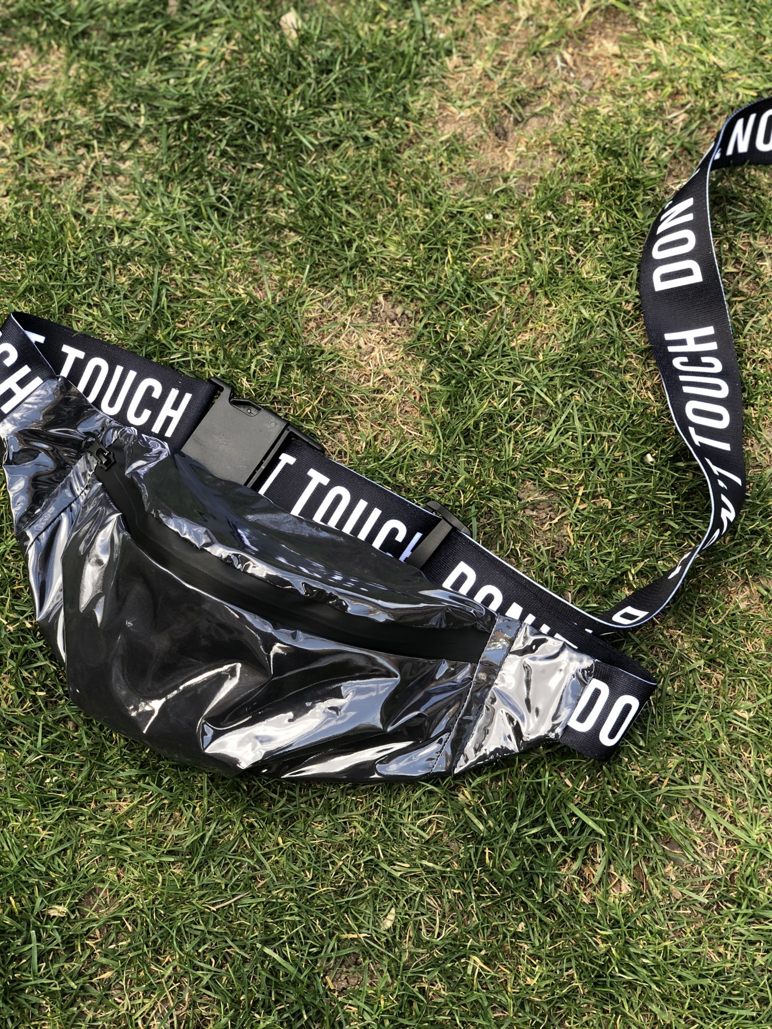 

Сумка-бананка женская DRYBAG черная с поясом Don't touch
