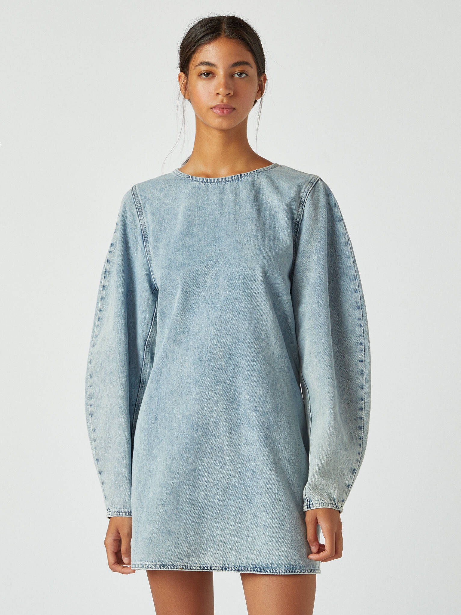 

Платье джинсовое Pull & Bear 5391/381/406 M Голубое джинс