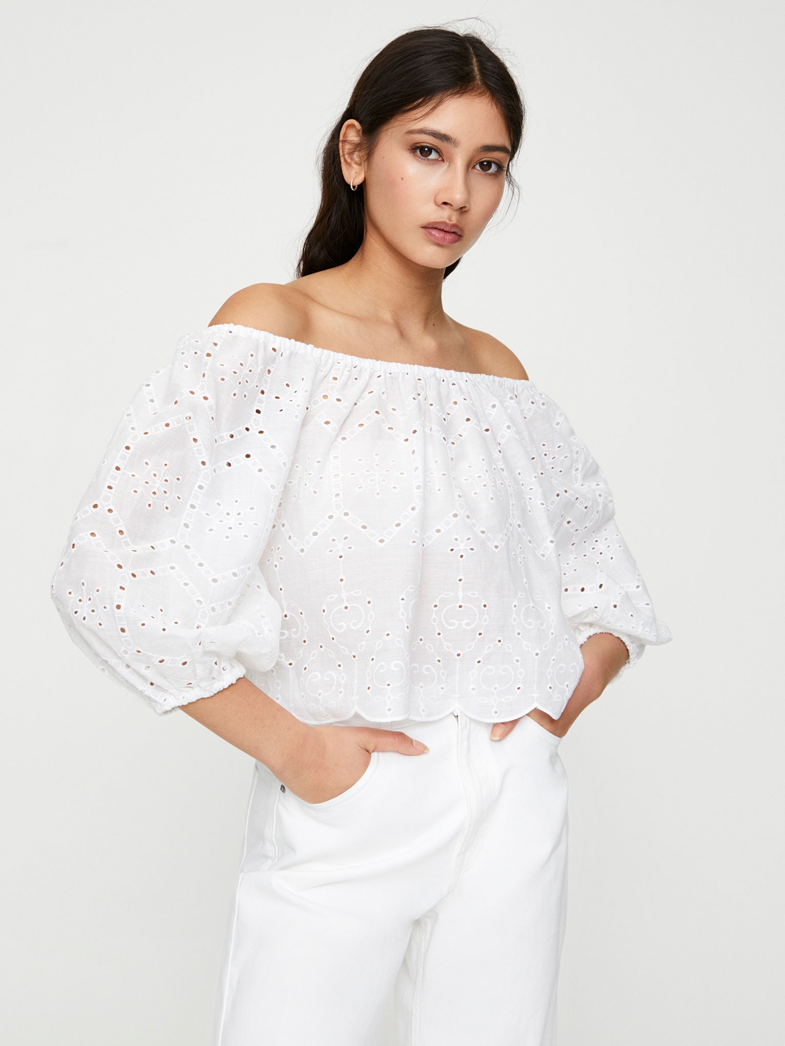 

Блузка Pull & Bear 5474/358/250 S Белая