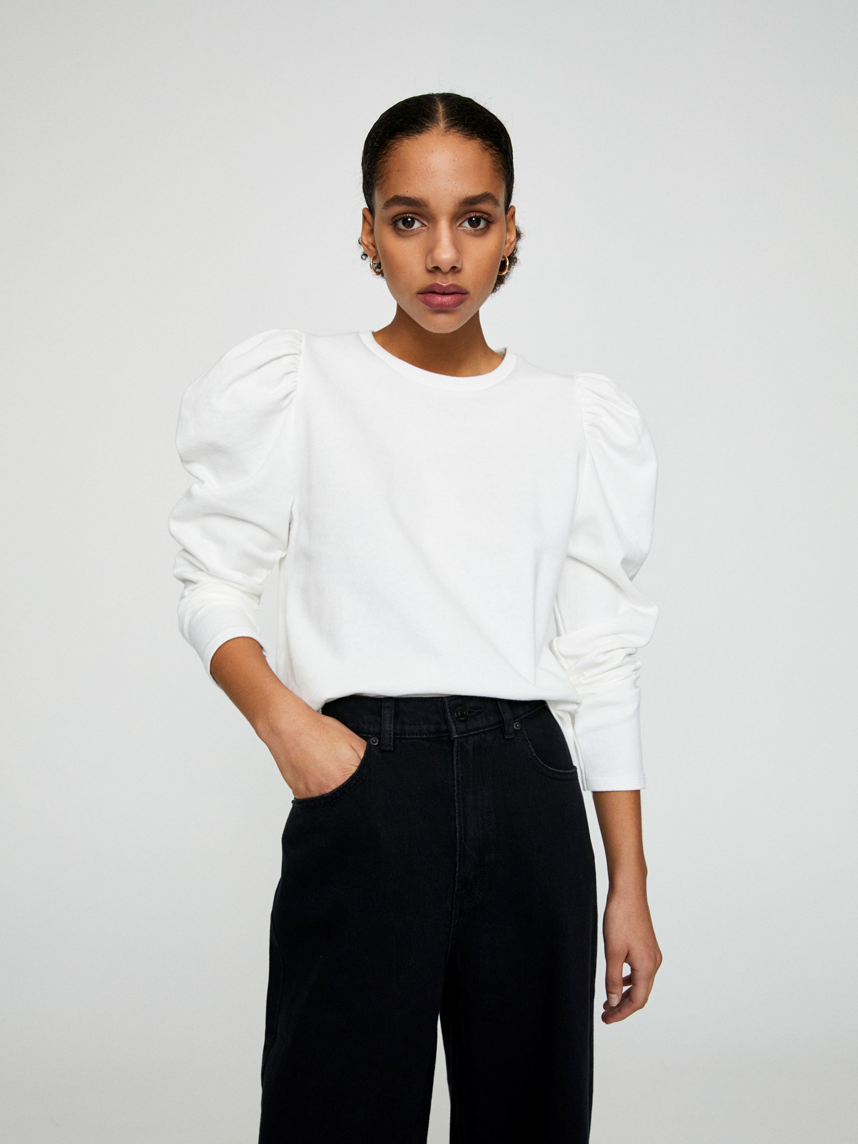 

Блузка Pull & Bear 5596/356/805  Белая, Блузка Pull & Bear 5596/356/805 M Белая