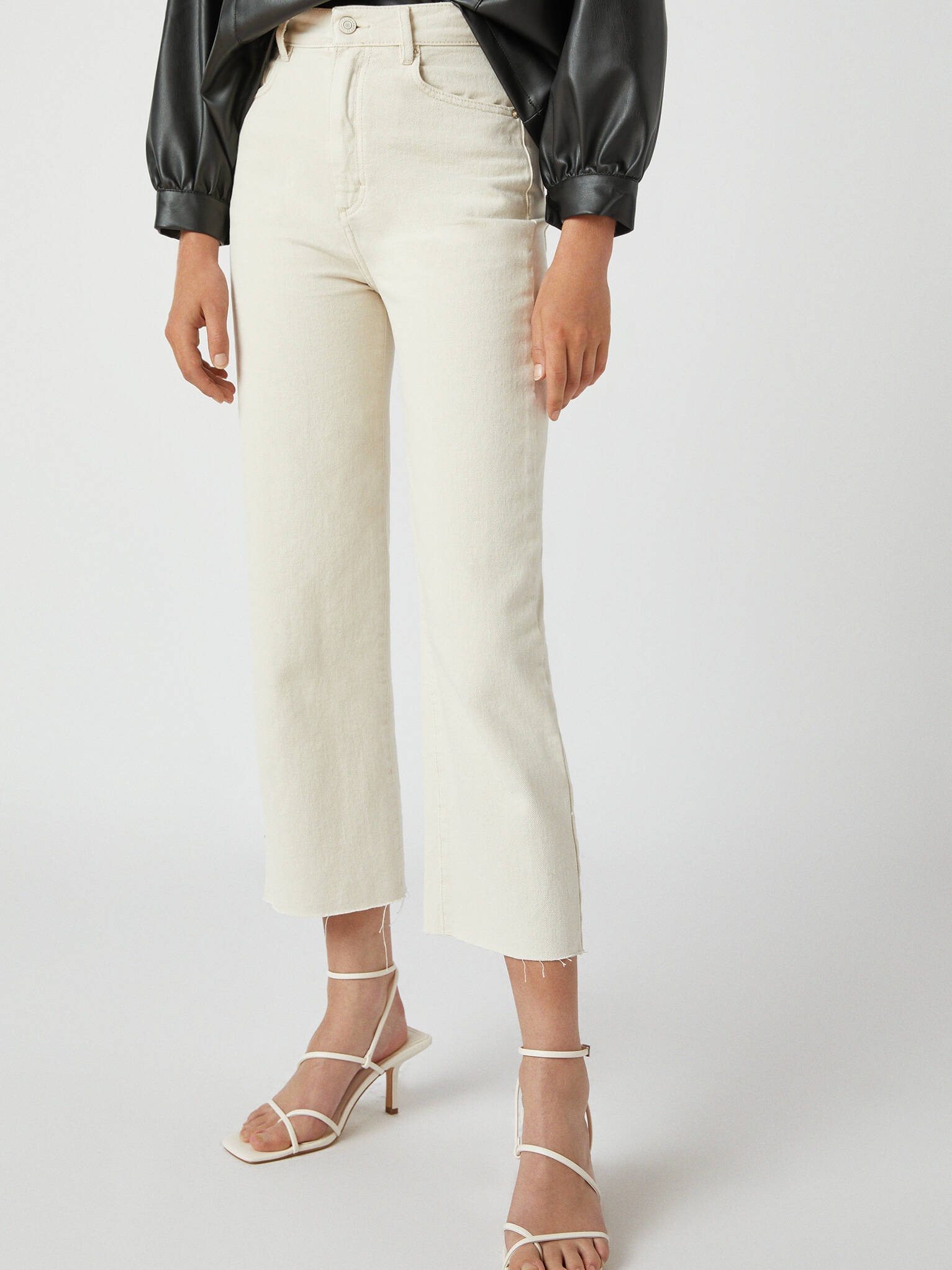 

Брюки Pull & Bear 5670/330/712  Бежевые, Брюки Pull & Bear 5670/330/712 38 Бежевые