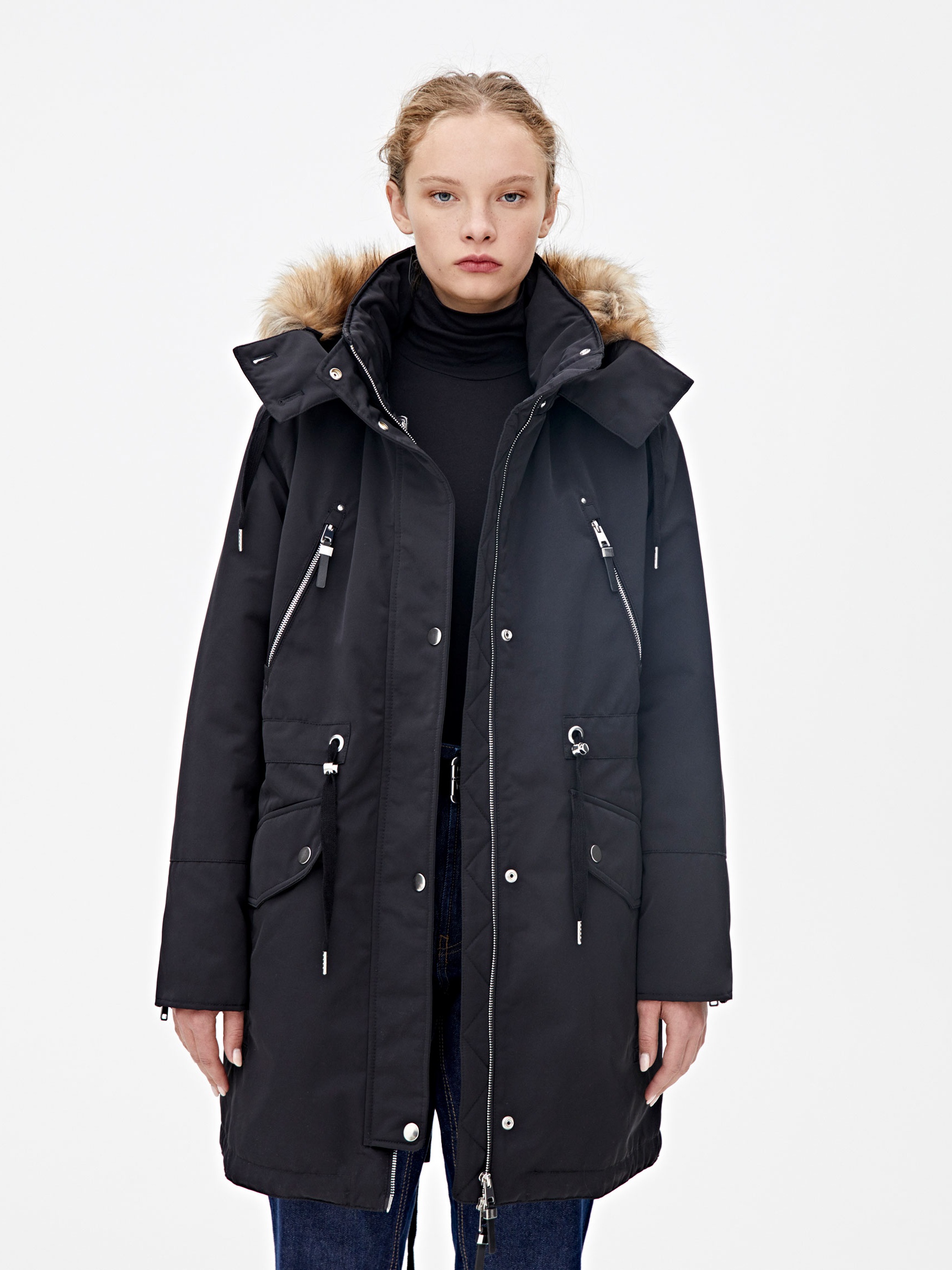 

Парка Pull & Bear 5713/302/800 M Черная