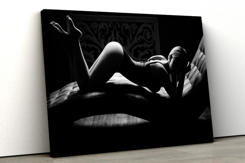 

Картина на холсте Сексуальная девушка51x34 см (91)