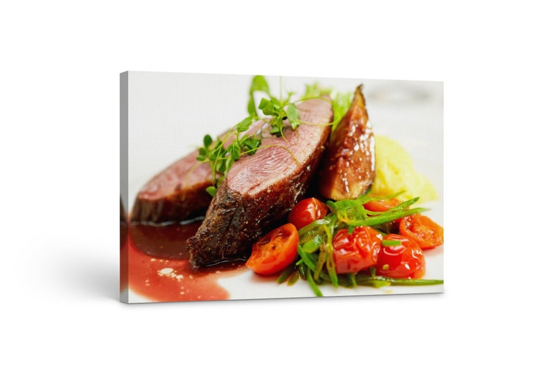 

Картина на холсте Сочное мясо 51x34 см (149)