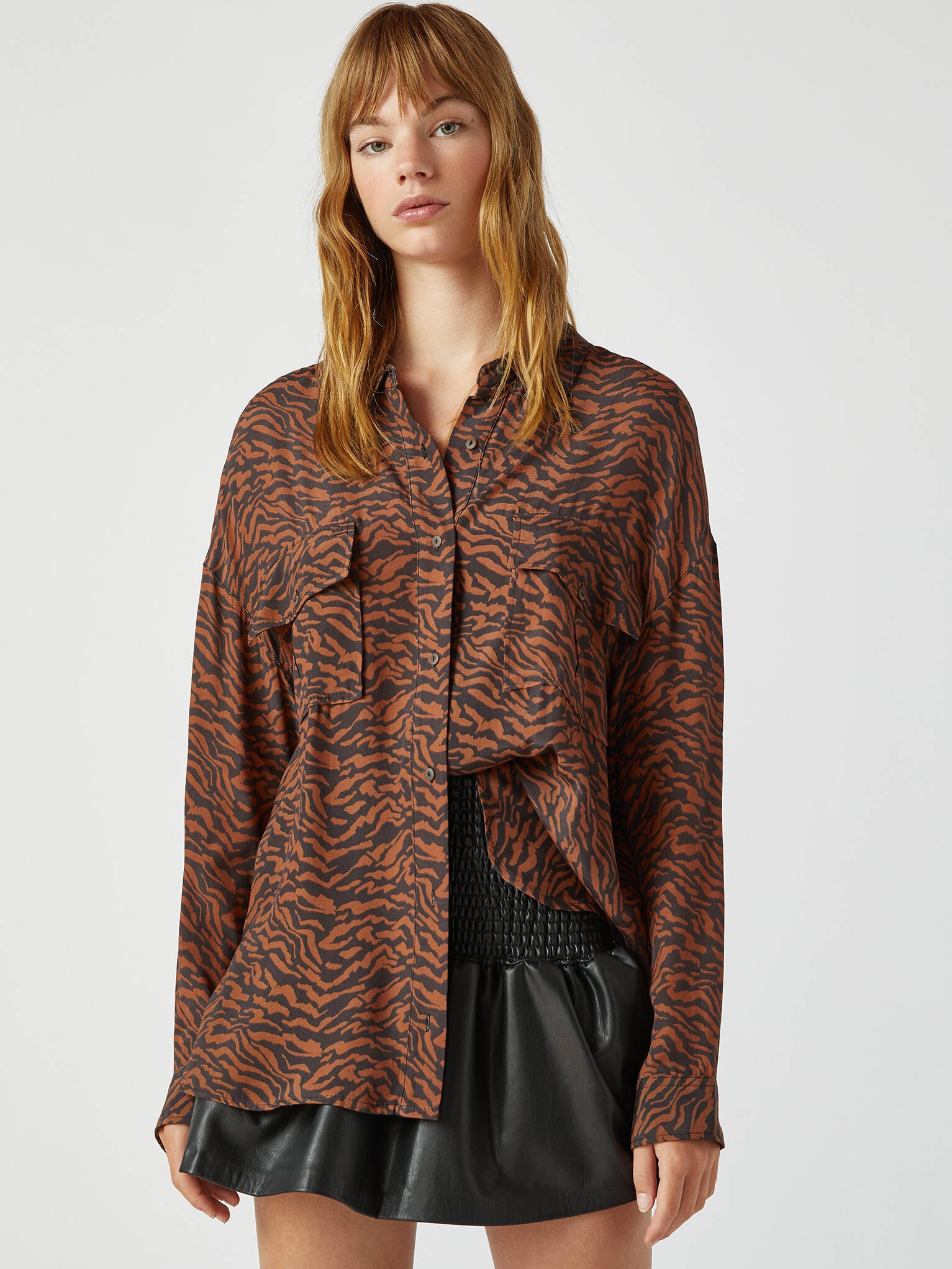

Рубашка Bershka 9470/343/800  Коричневая, Рубашка Bershka 9470/343/800 S Коричневая
