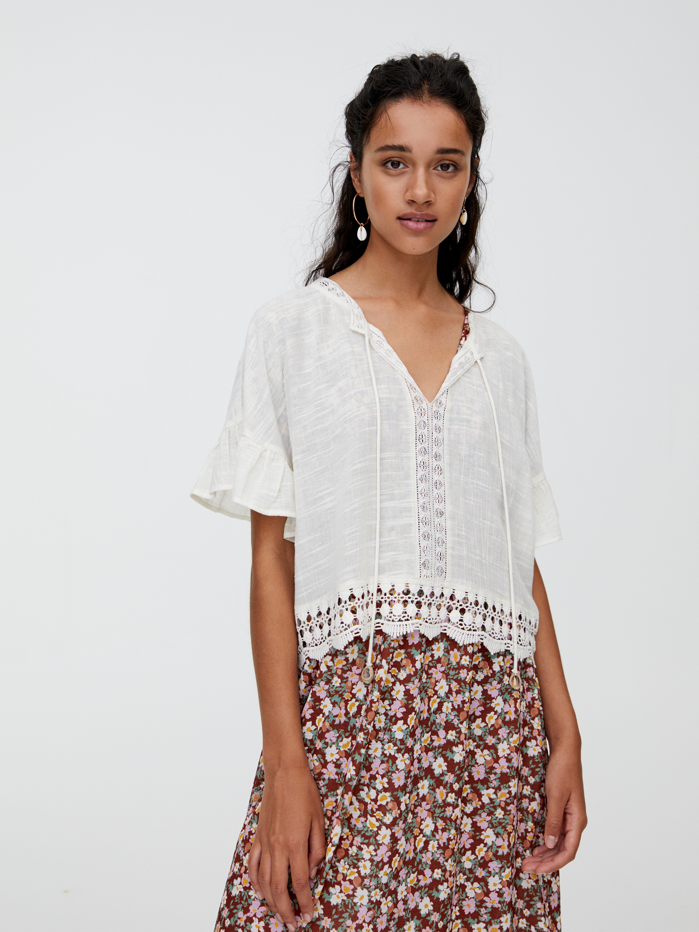 

Блузка Pull & Bear 9474/318/805  Молочная, Блузка Pull & Bear 9474/318/805 S Молочная