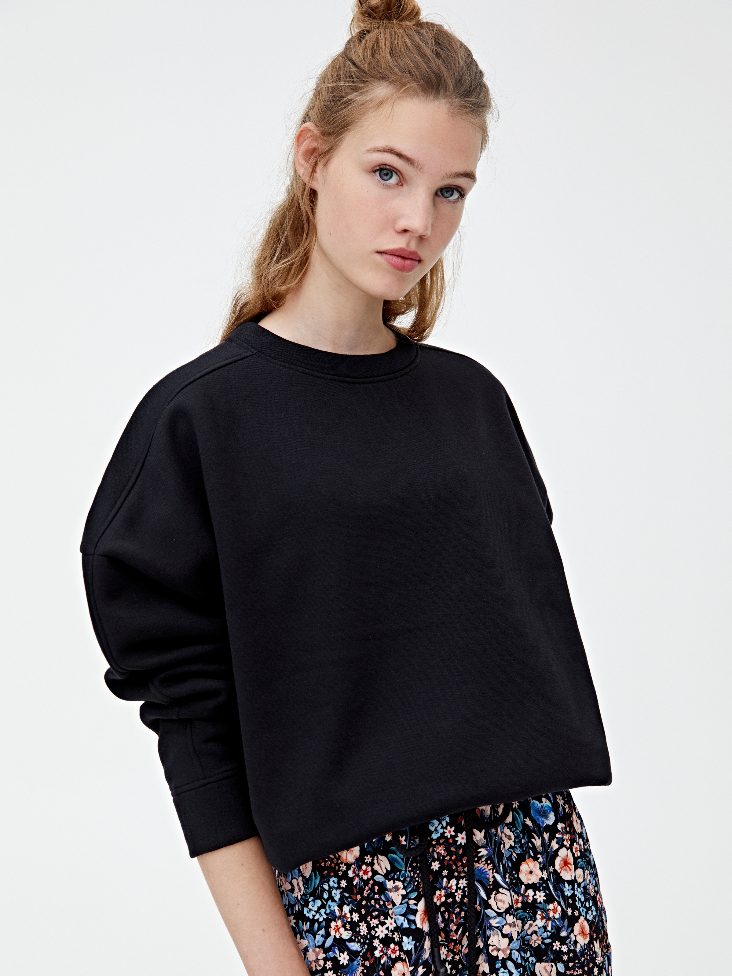 

Свитшот Pull & Bear 9596/322/800 M Черный
