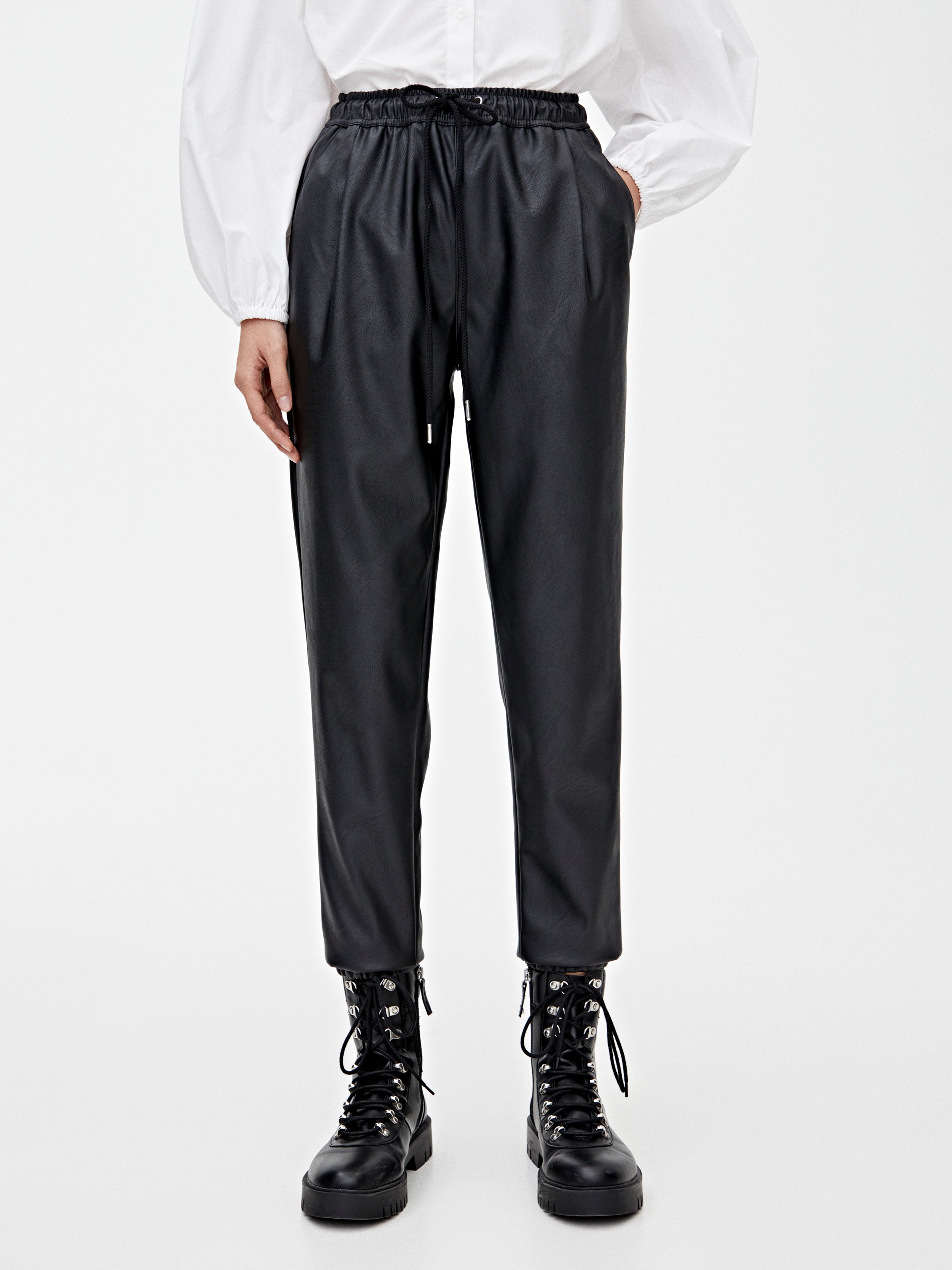 

Брюки Pull & Bear 9671/353/800 M Черные