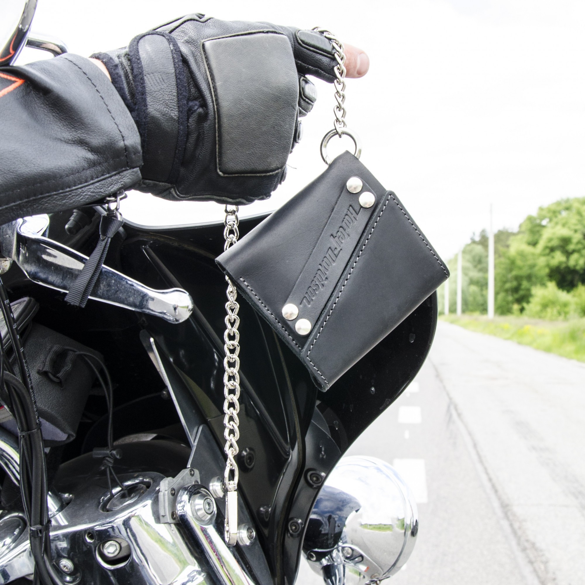 

Мужской кошелек с цепью Ridl Harley Davidson черный матовый