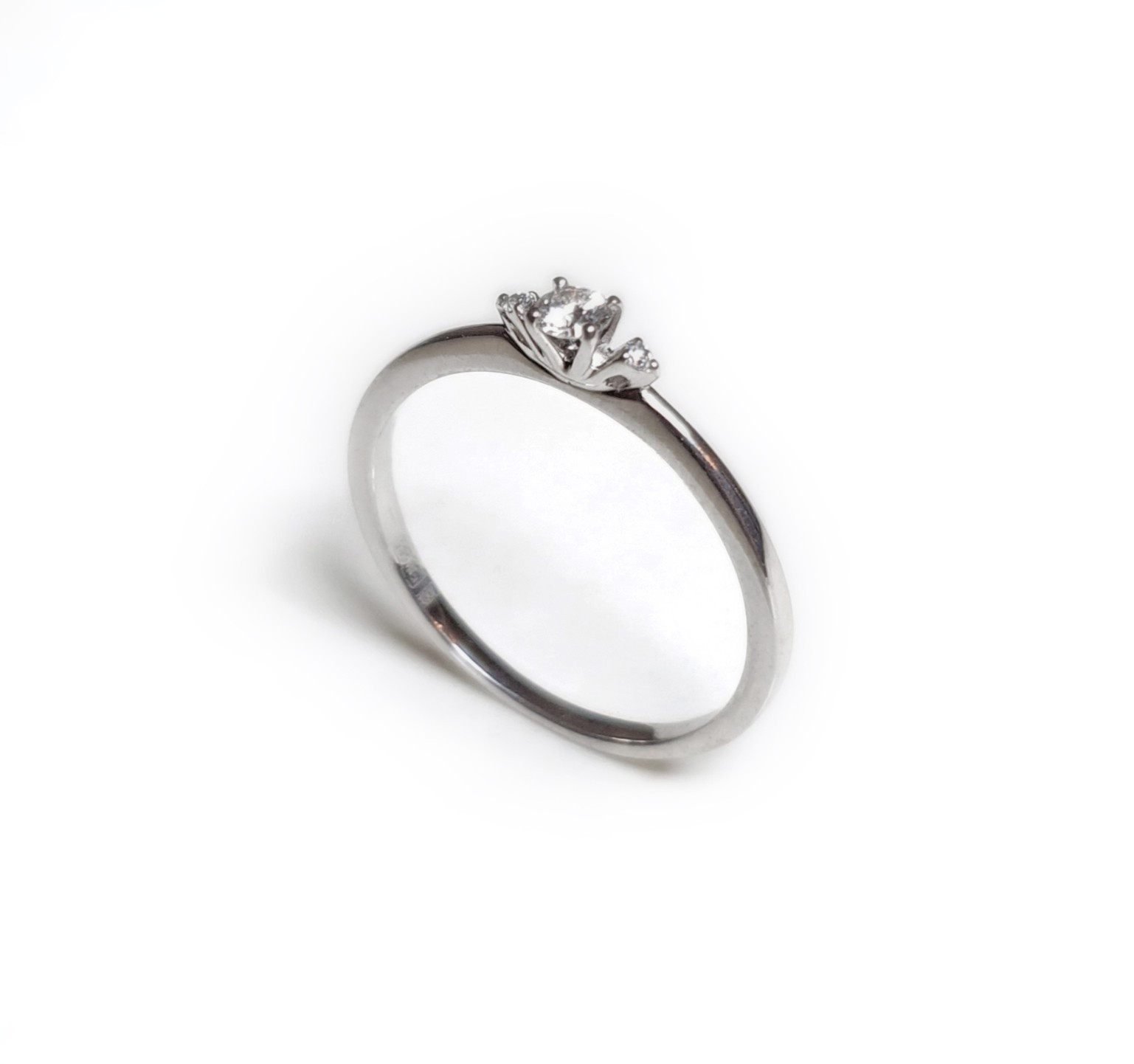 

Женское кольцо из белого золота (585) с бриллиантами 0,09ct, Congress Diamond, Размер 15.5//RCD61501_K